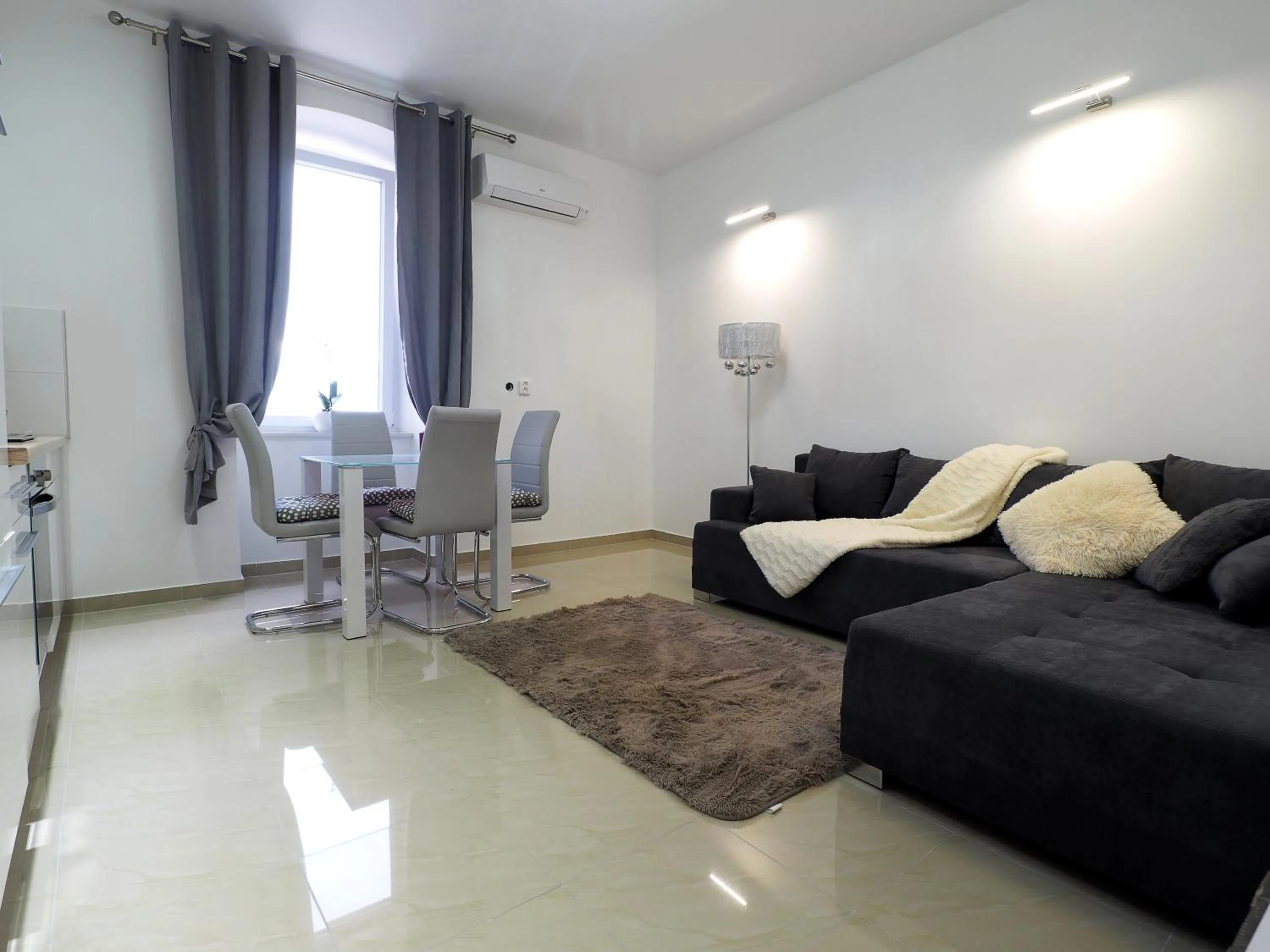 Seating area in Captain Emo City Apartments