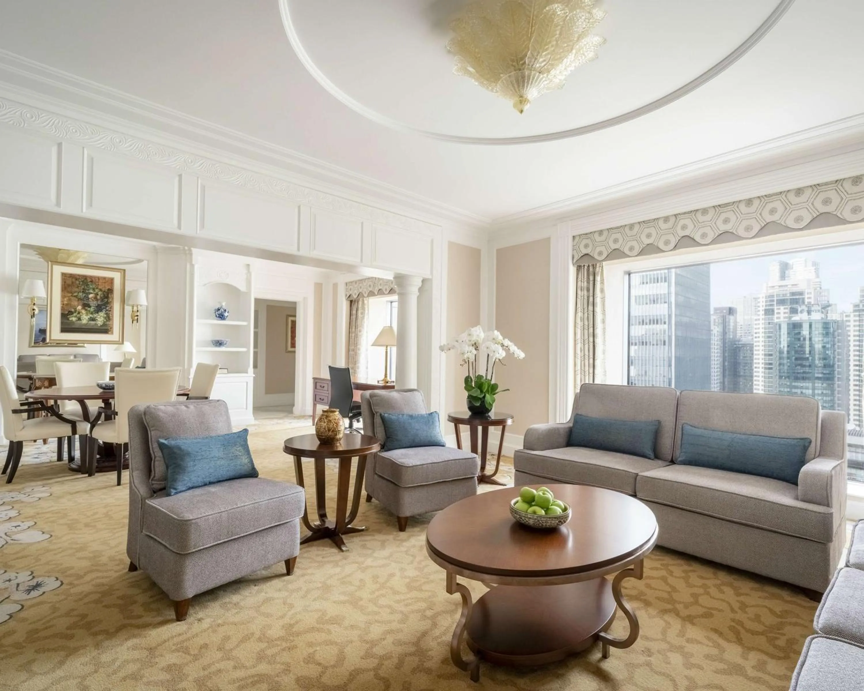 Photo of the whole room in China World Hotel, Beijing