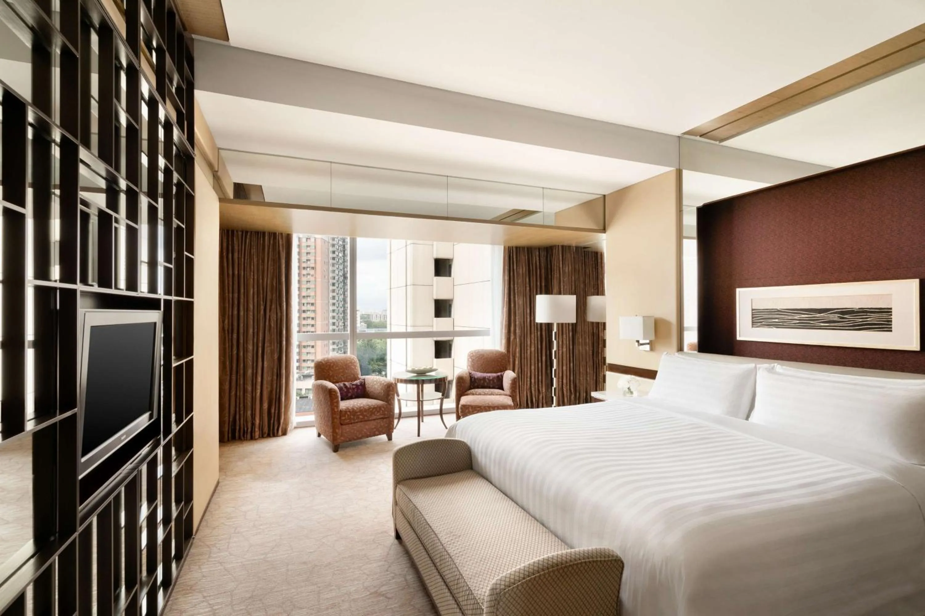 Photo of the whole room, Bed in Shangri-La Beijing