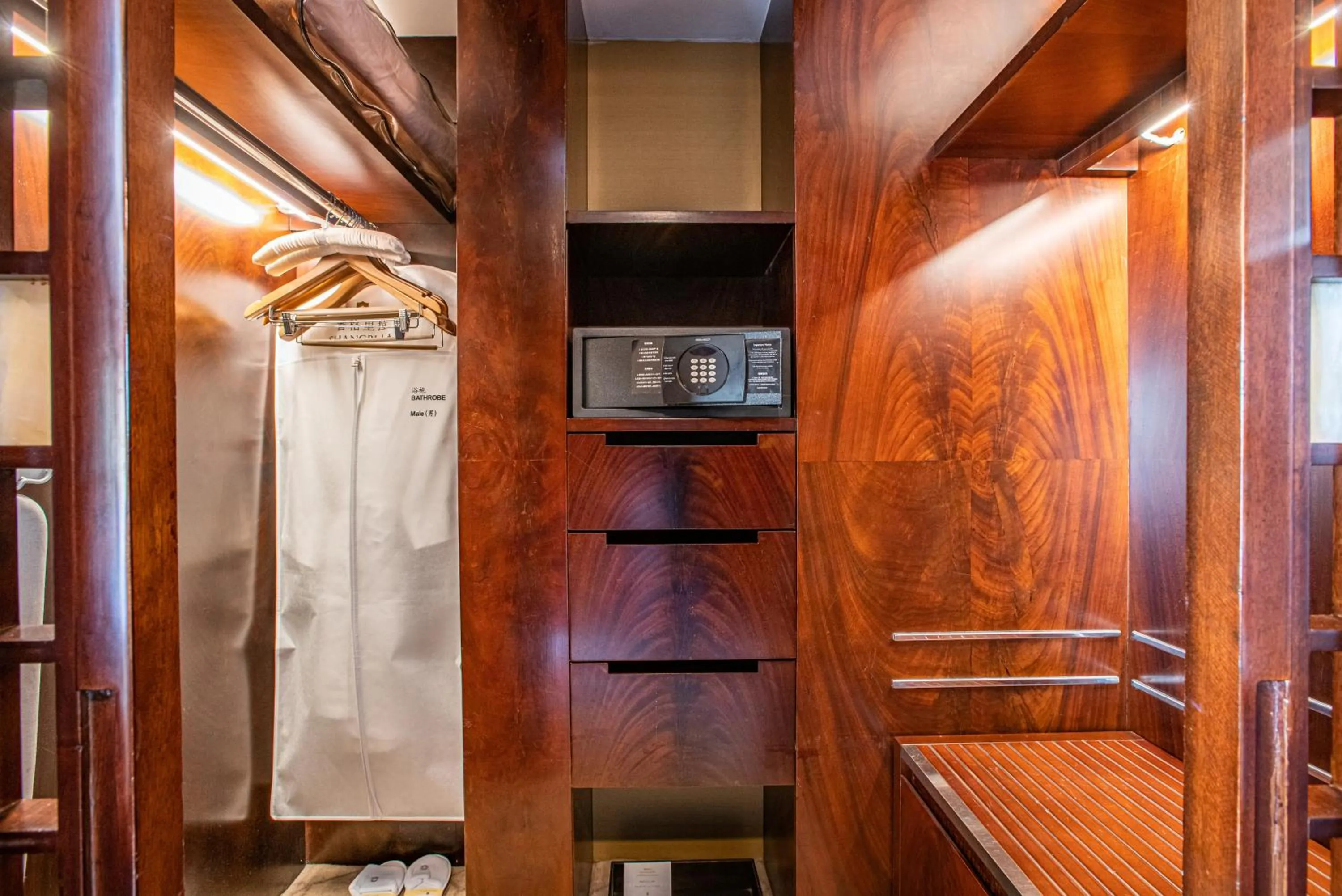 wardrobe in Shangri-La Beijing