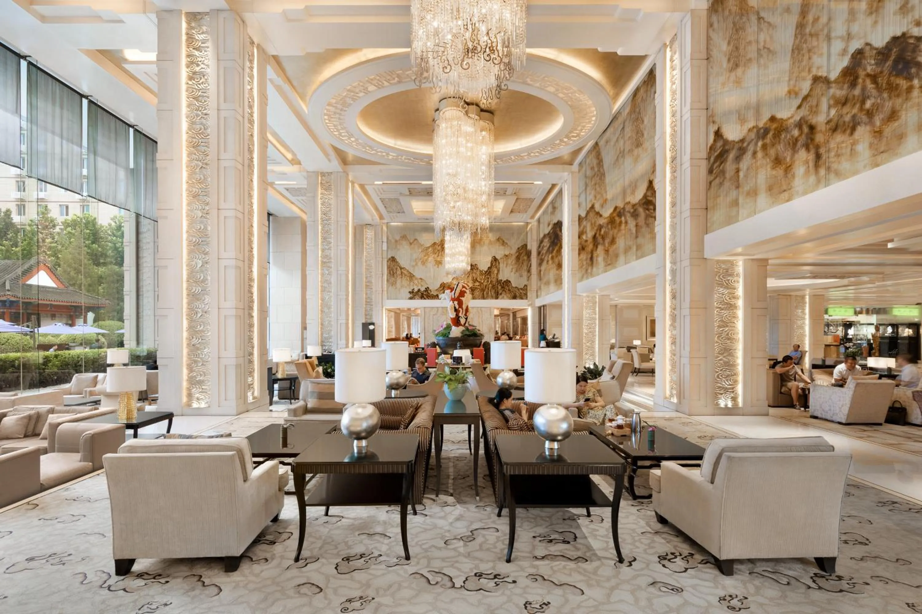 Lounge or bar in Shangri-La Beijing