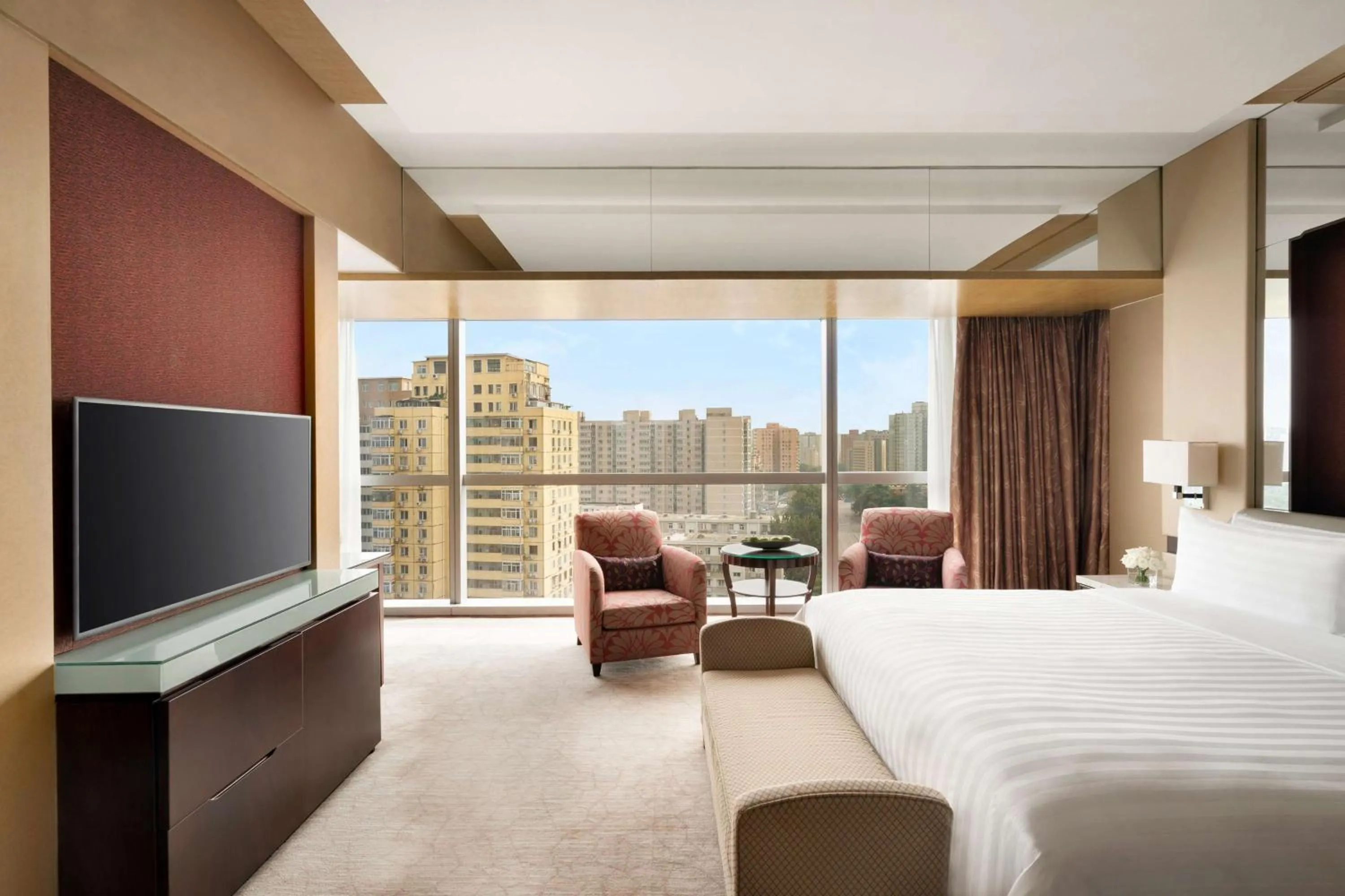 Photo of the whole room, Bed in Shangri-La Beijing