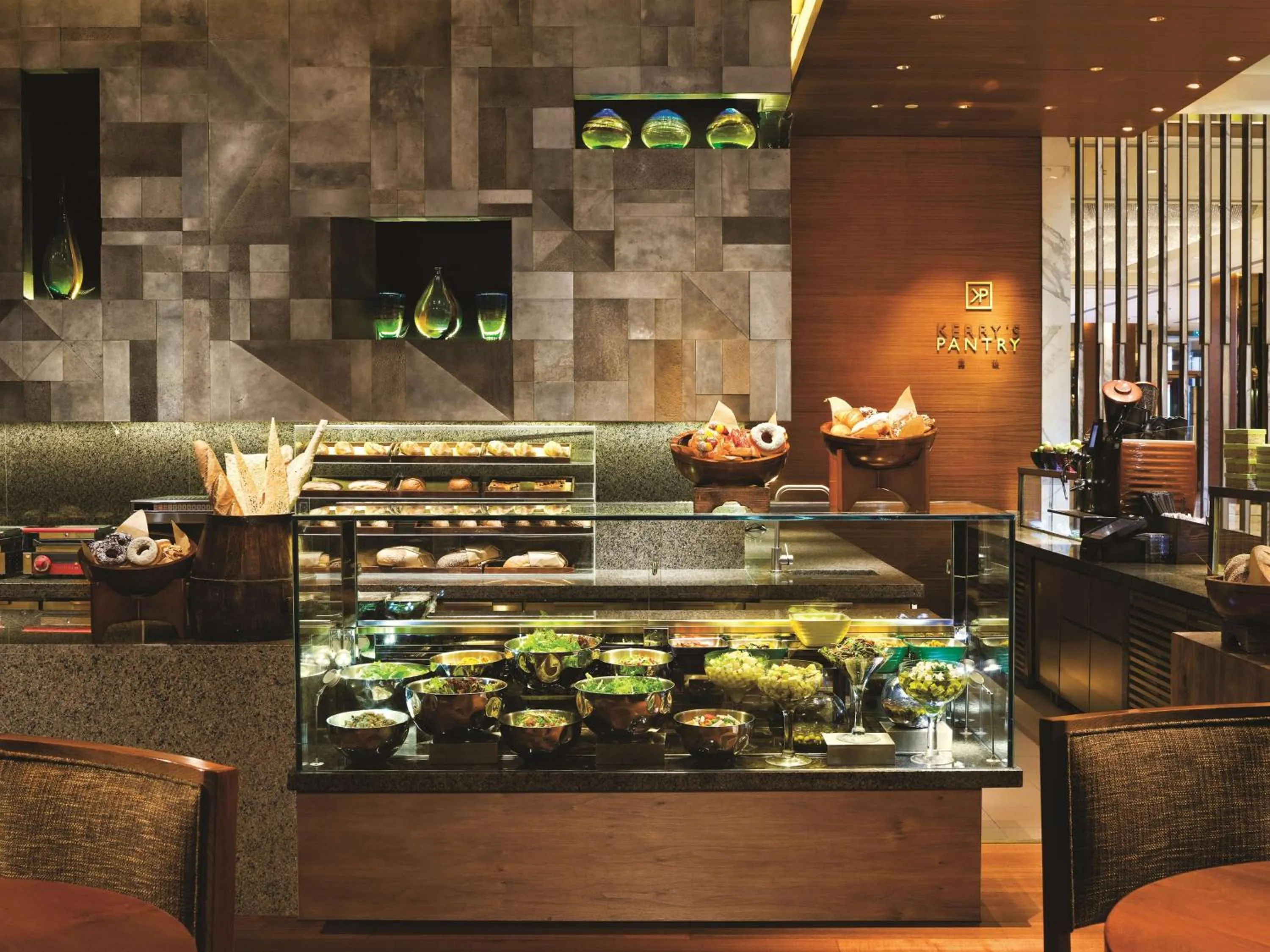 Restaurant/places to eat in Kerry Hotel, Beijing by Shangri-La