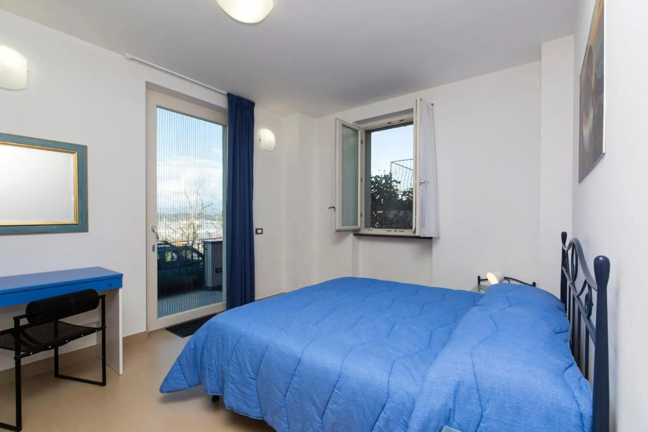 Bed in La Finestra Sul Golfo Affittacamere