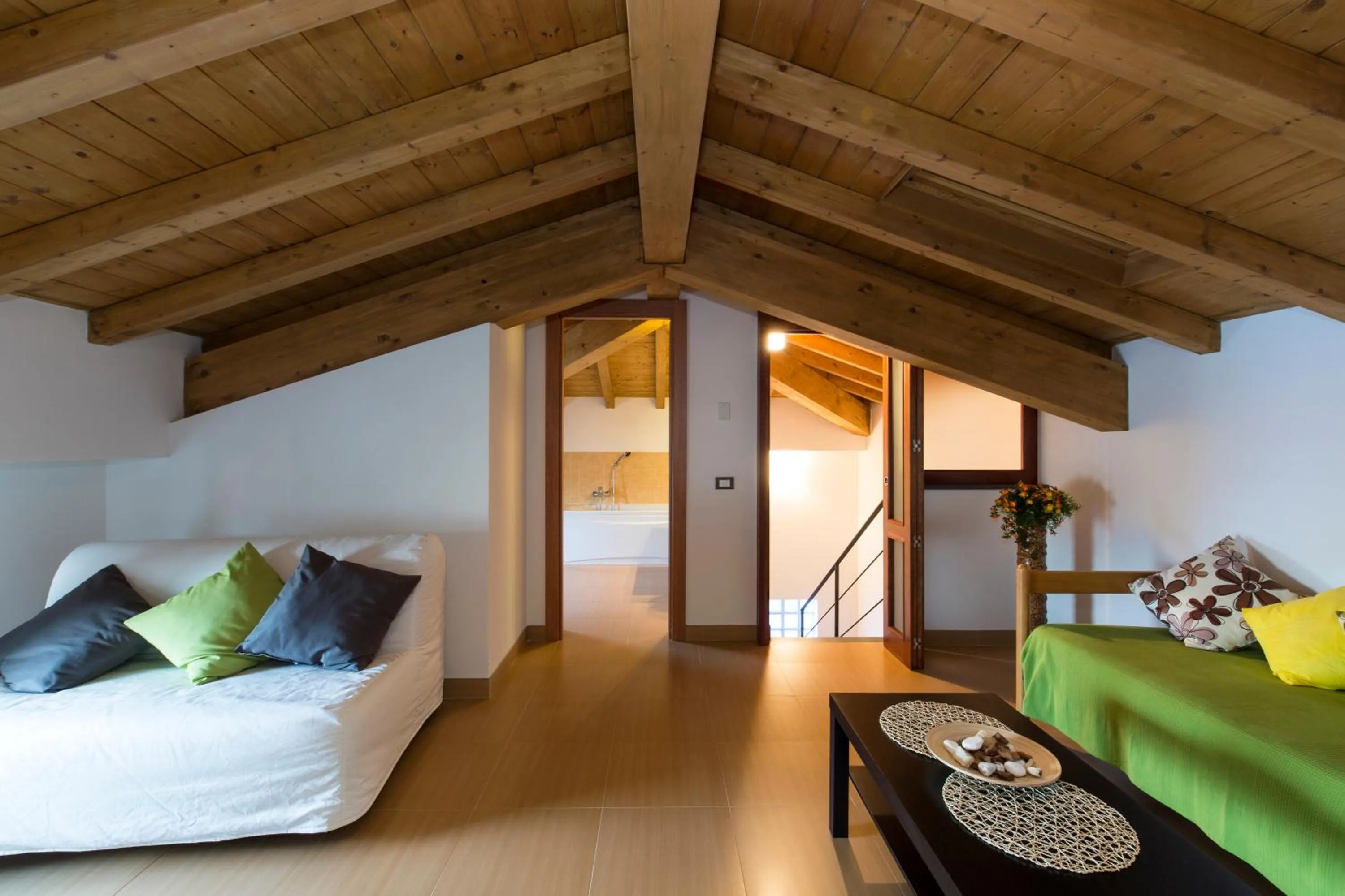 Living room, Bed in La Finestra Sul Golfo Affittacamere
