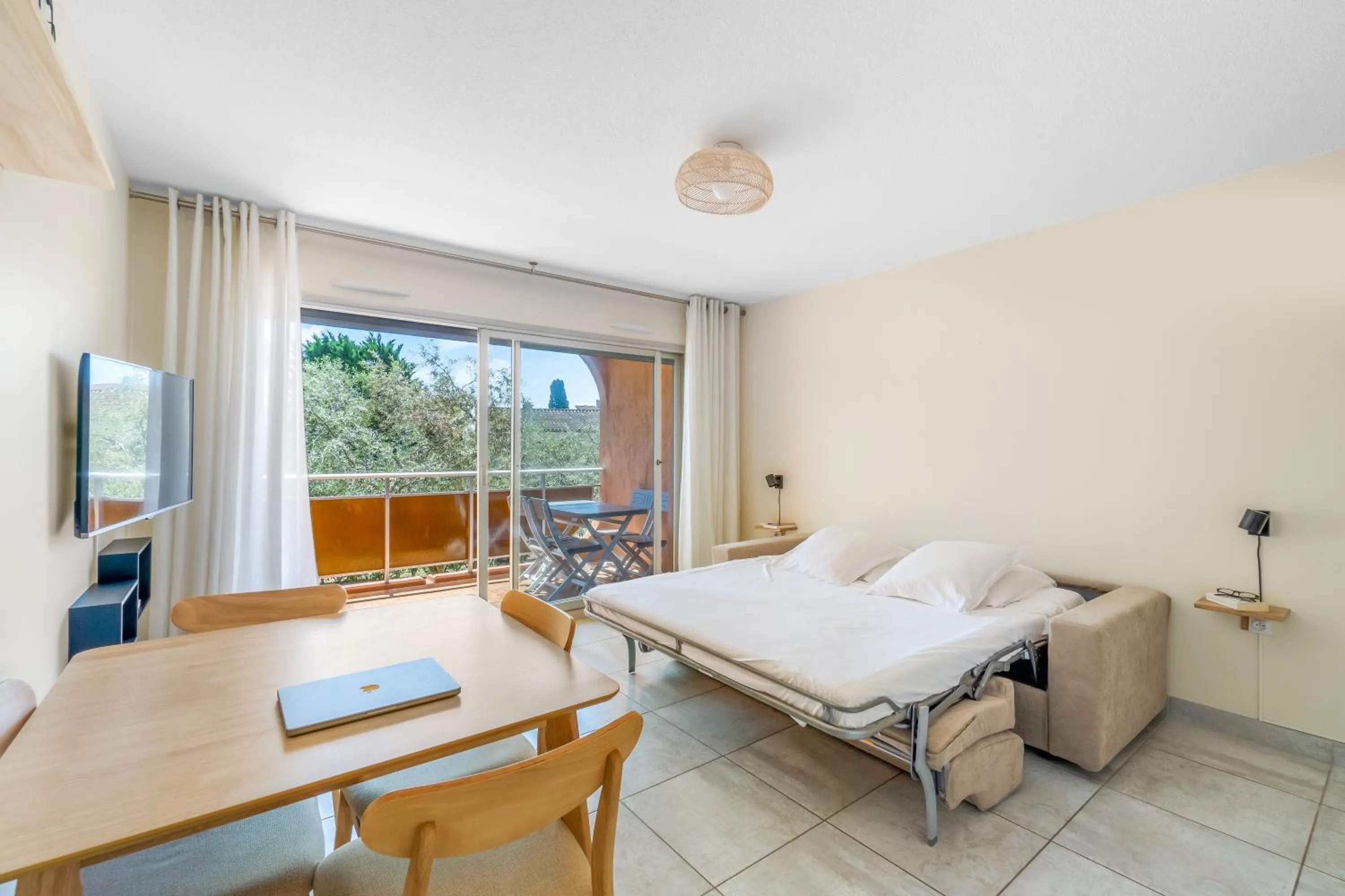 Bed in Eden Azur - Résidence Hôtelière