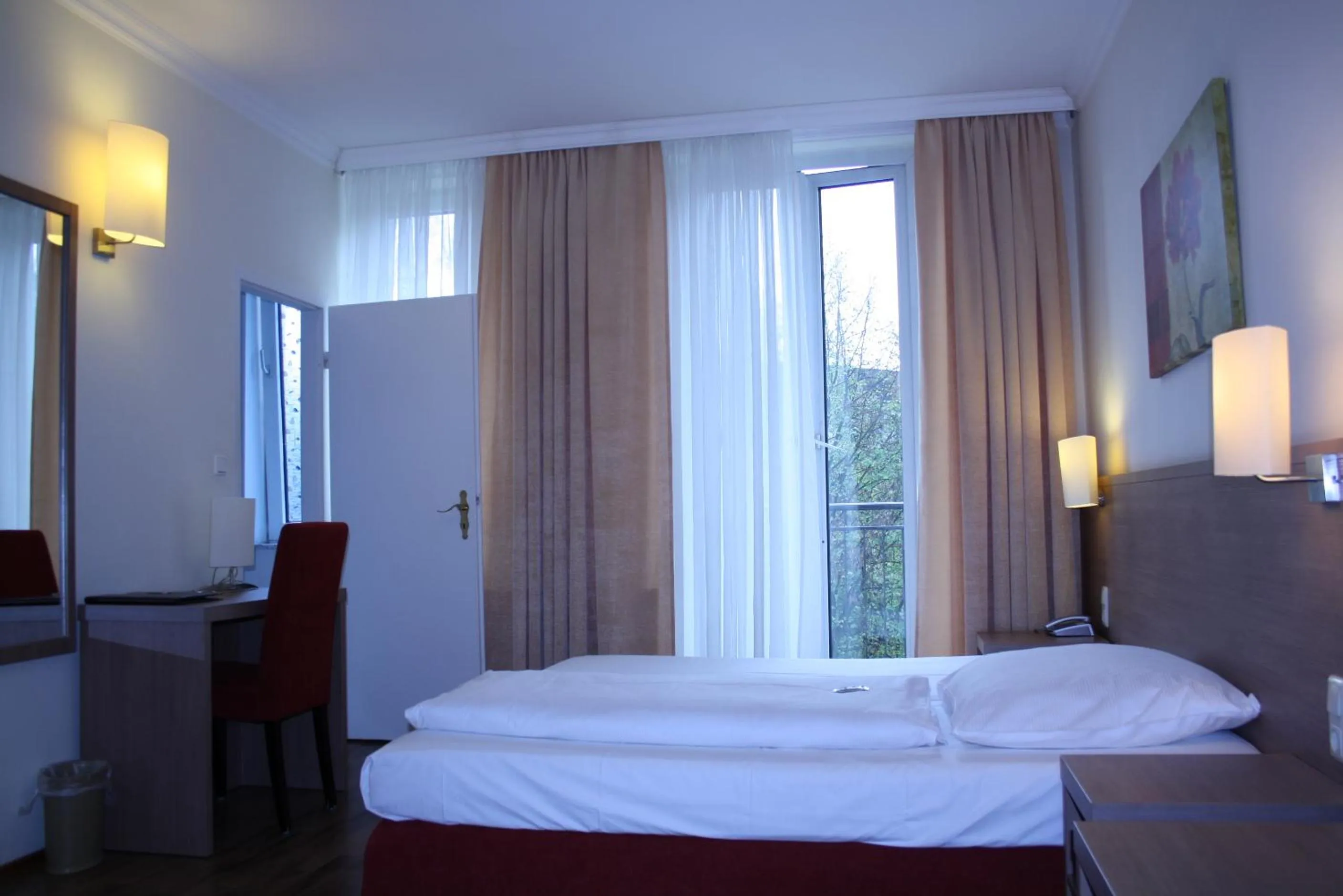 Bedroom, Bed in Hotel Marienthal Garni