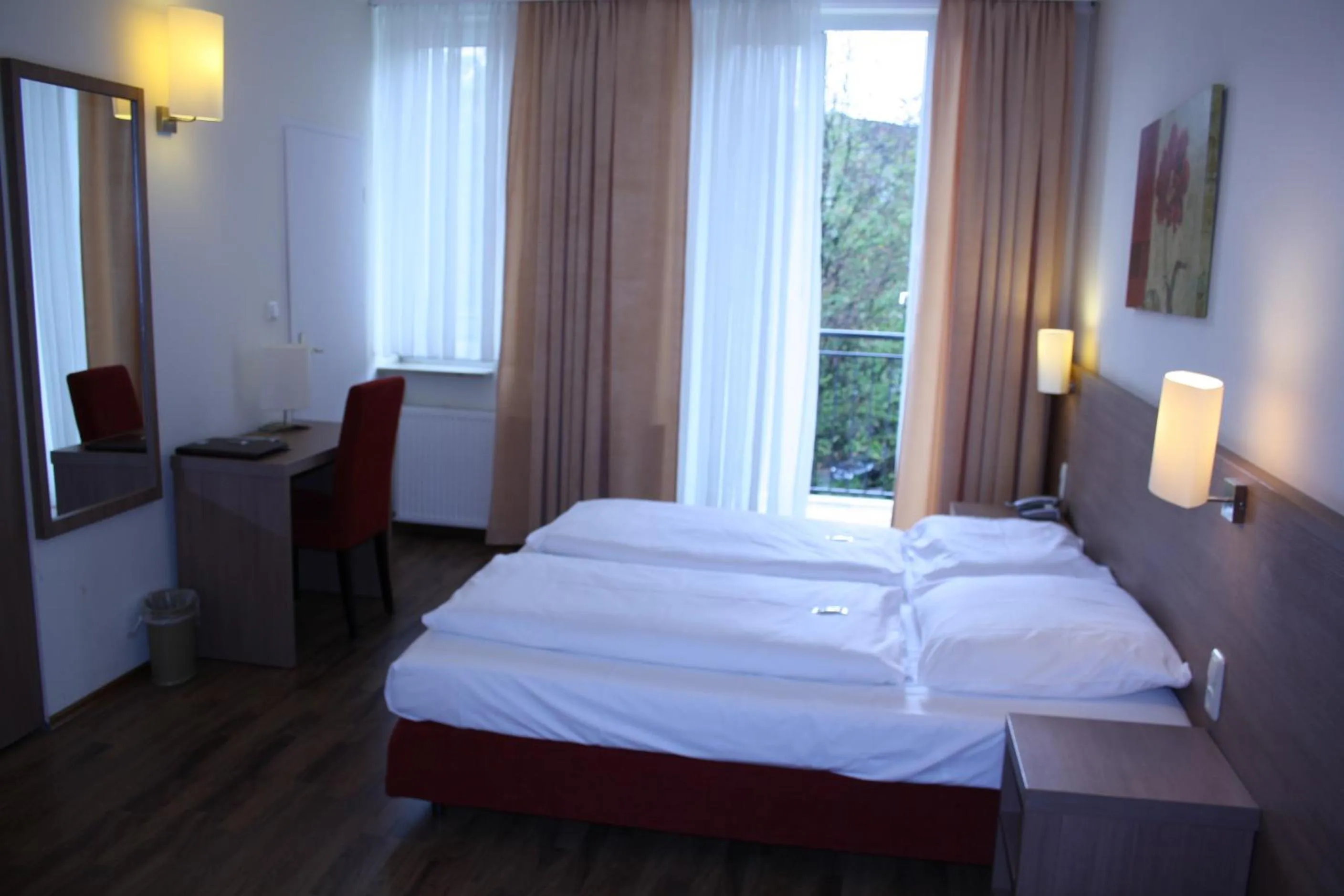 Bedroom, Bed in Hotel Marienthal Garni