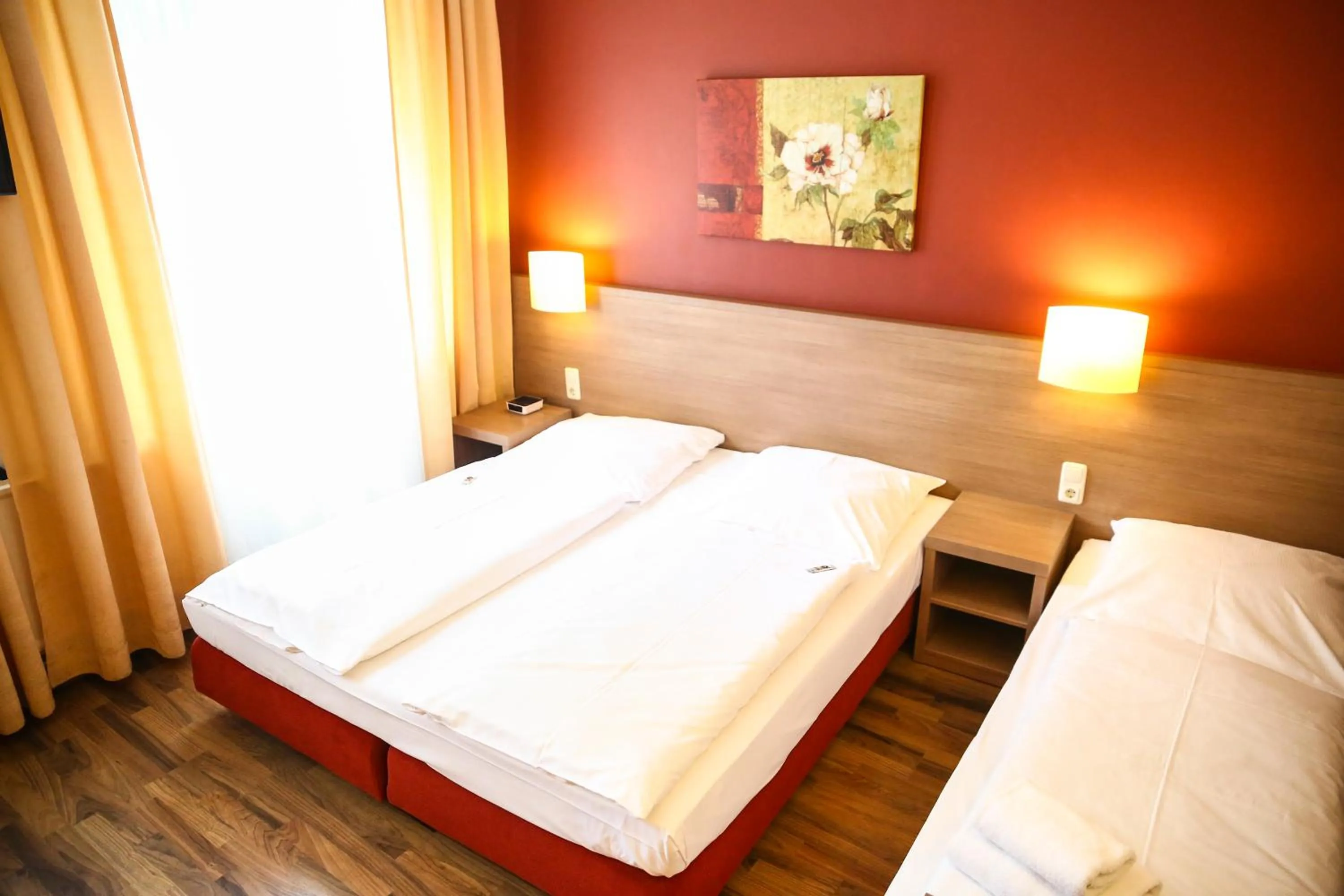 Bedroom, Bed in Hotel Marienthal Garni