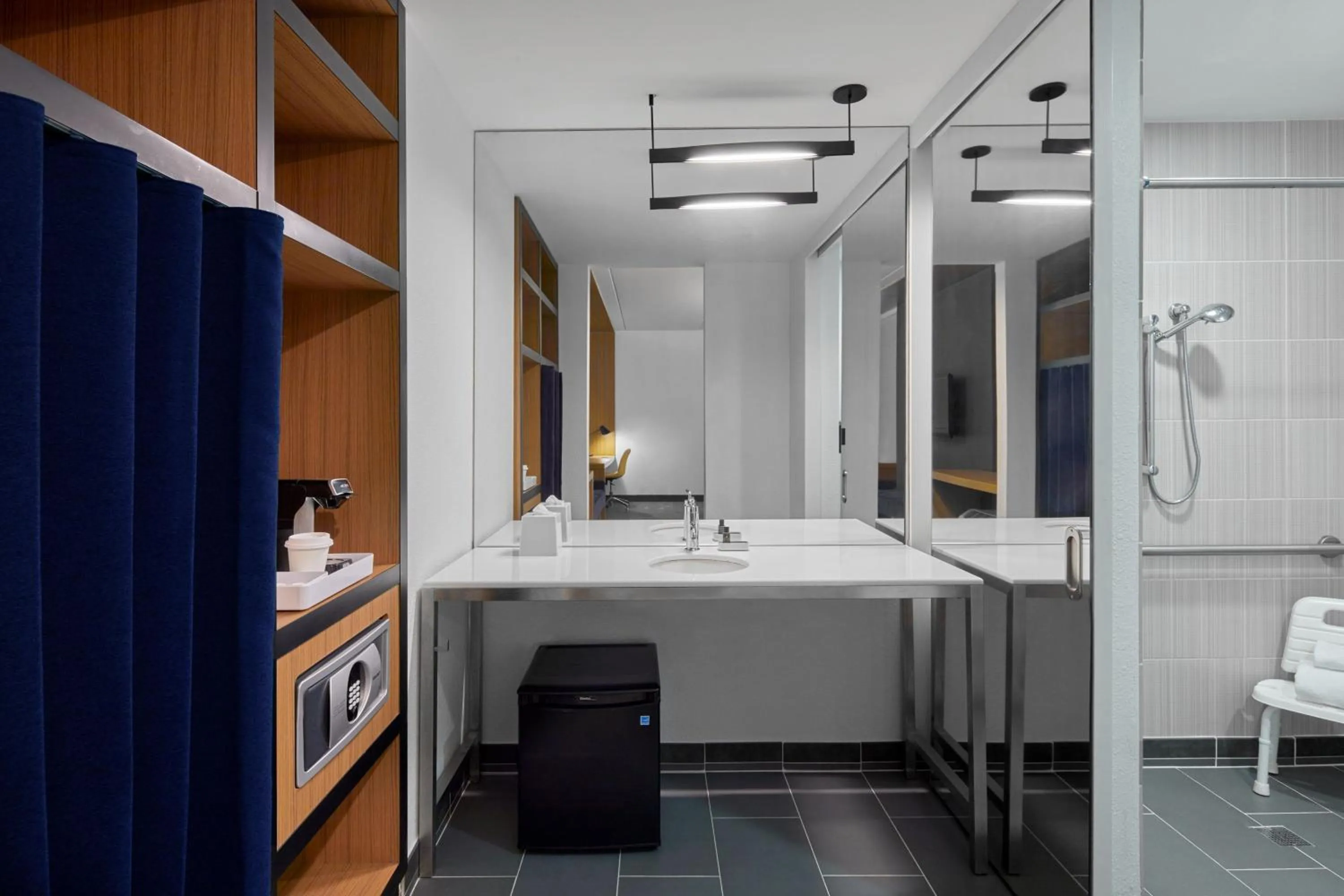 Bathroom in Aloft Nashville Franklin