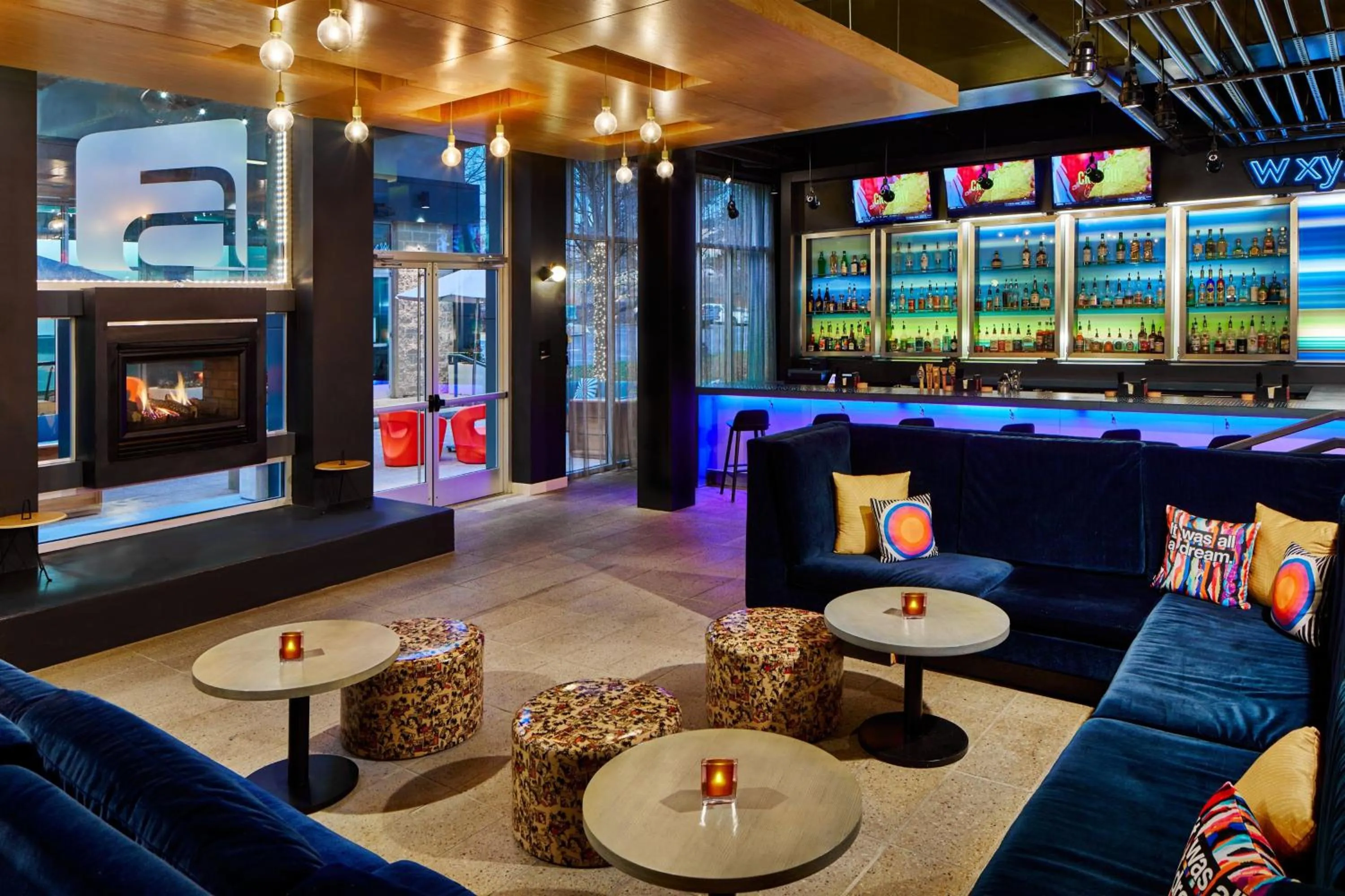 Lounge or bar in Aloft Nashville Franklin