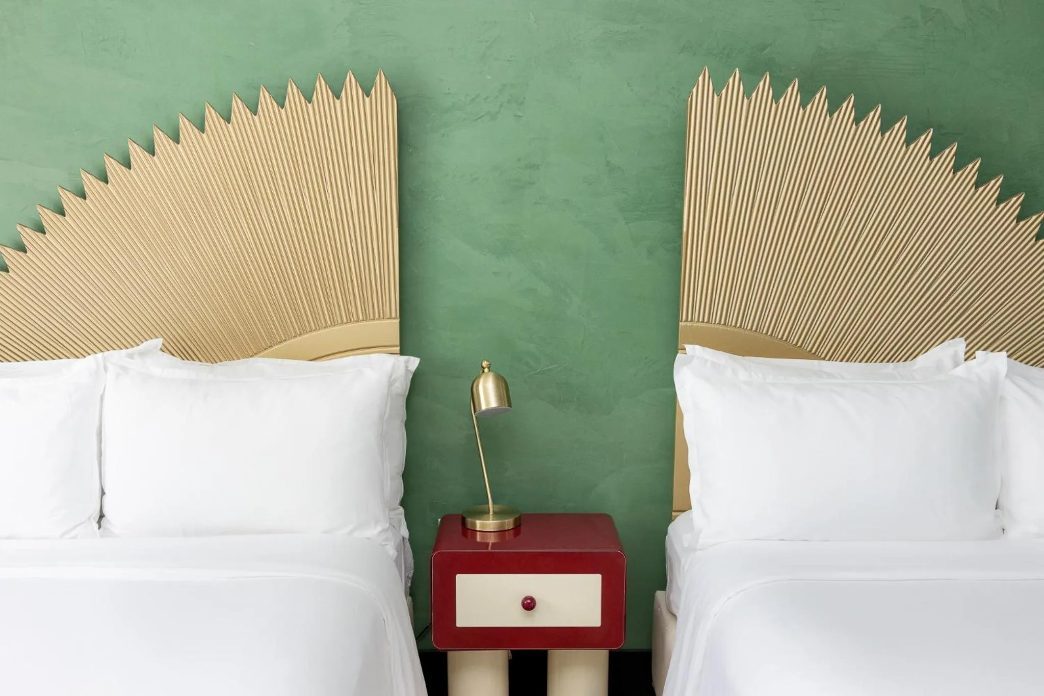 Bedroom, Bed in Crest Hotel Suites