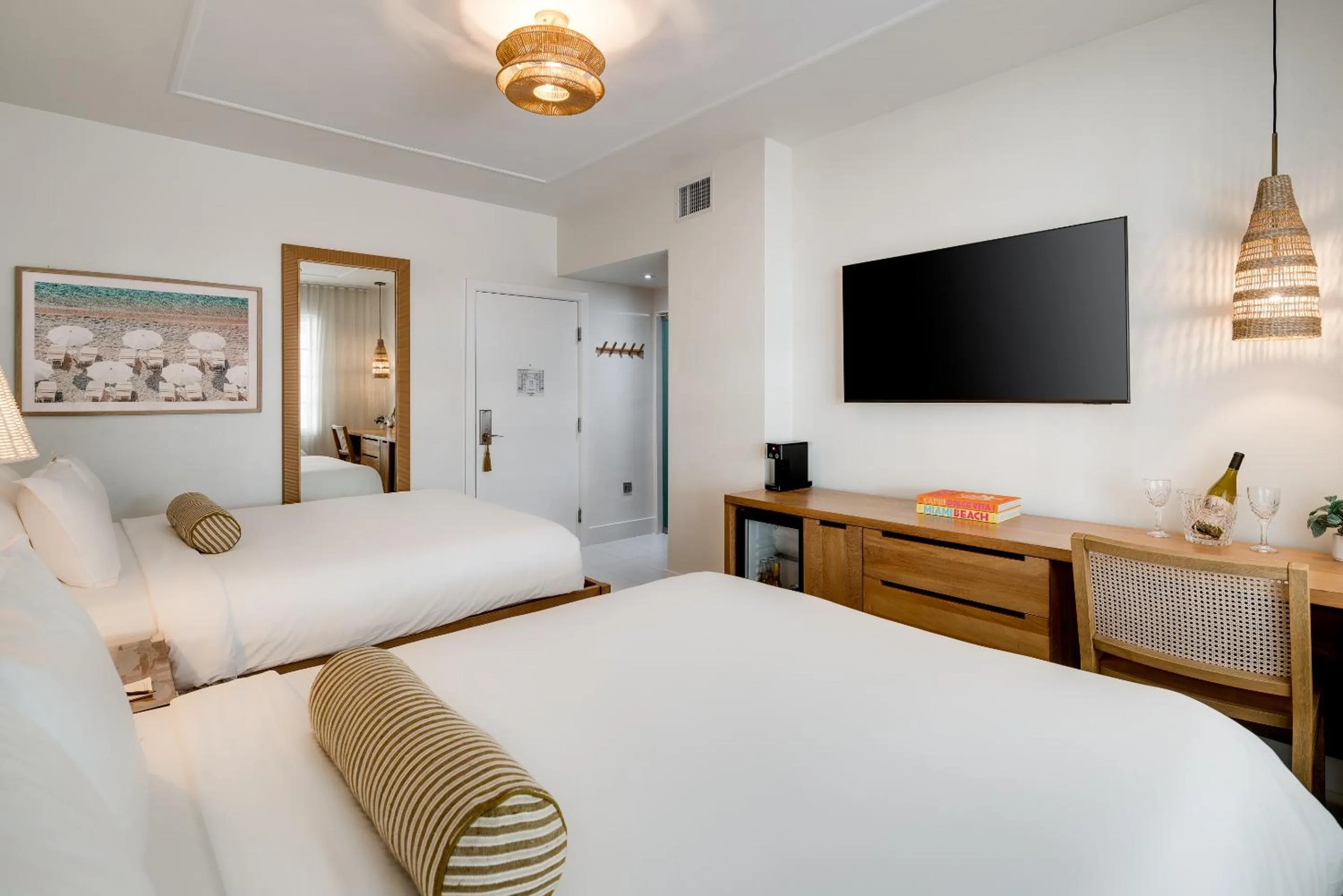 TV and multimedia, Bed in South Beach Hotel