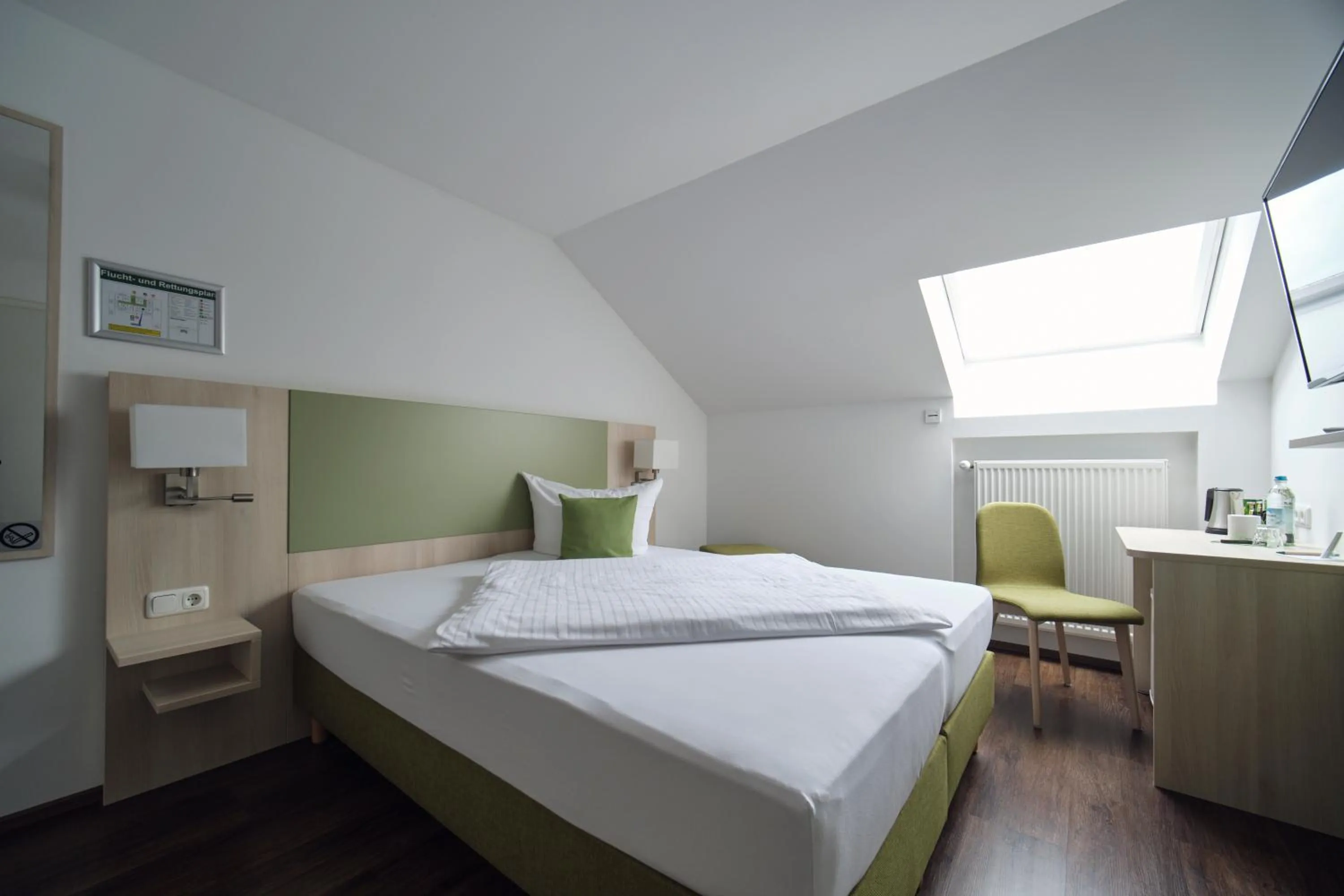 Bedroom, Bed in Marias Inn - Bed & Breakfast