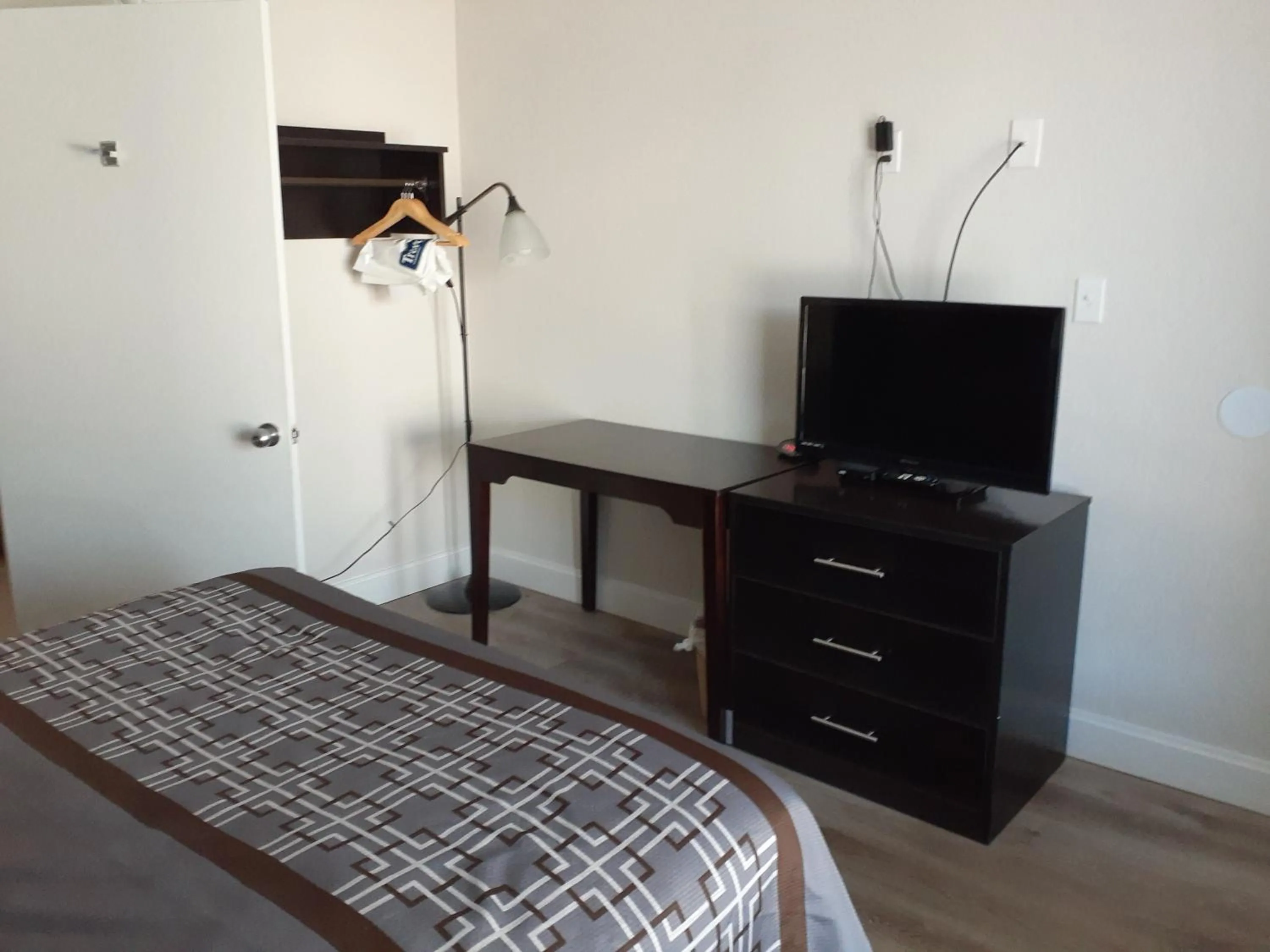 Bedroom, Bed in Travelodge by Wyndham Virginia Beach Bay Beach