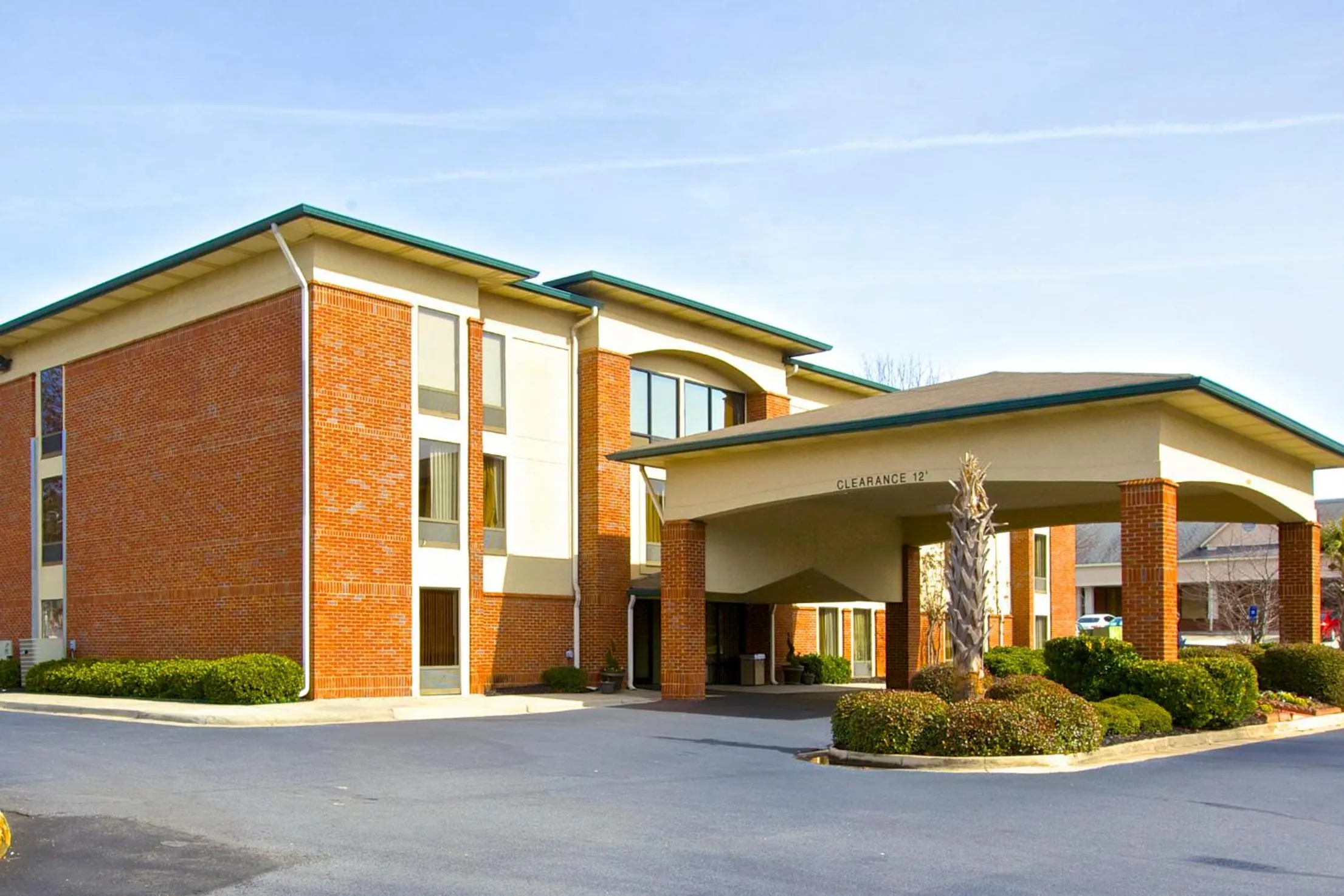 Property building in Country Inn & Suites by Radisson, Alpharetta, GA