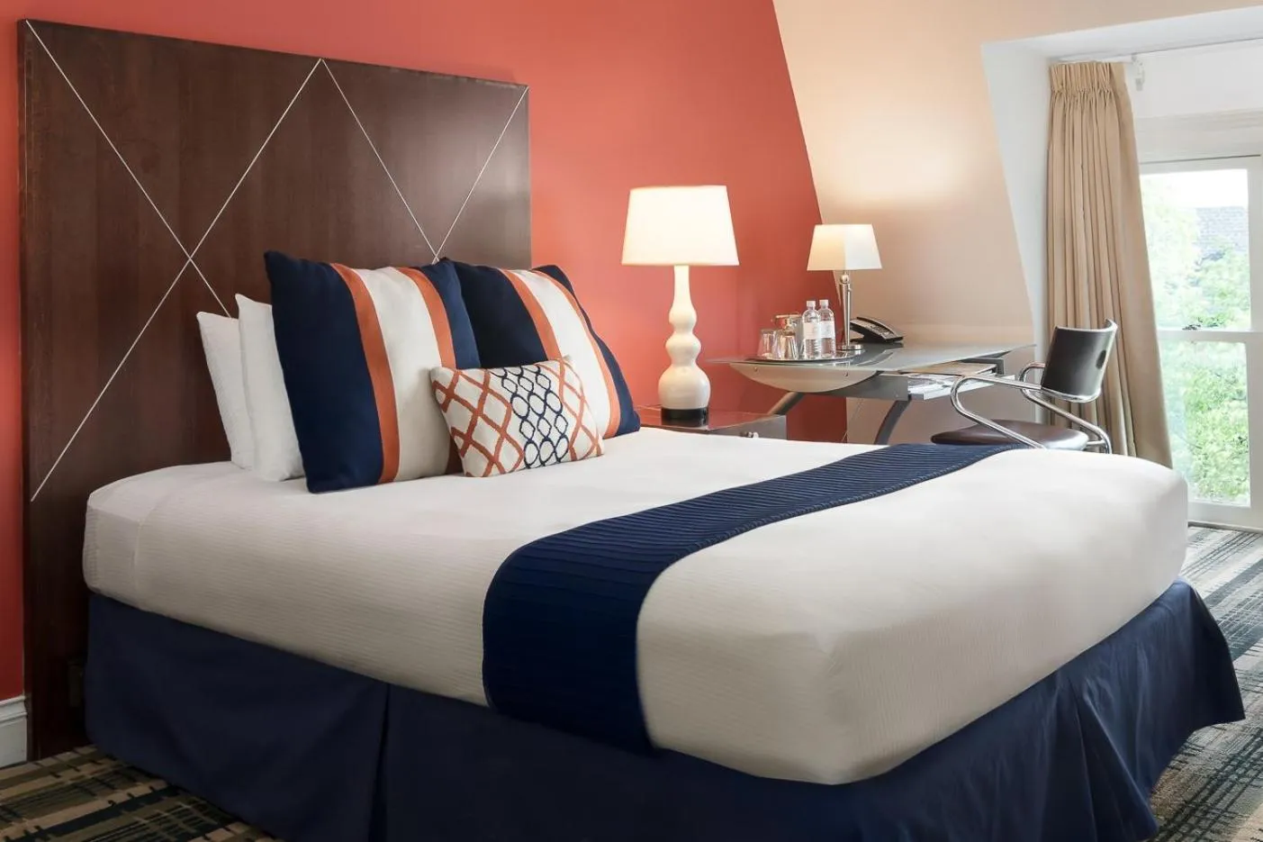 Bed in The Mansion on Delaware Avenue