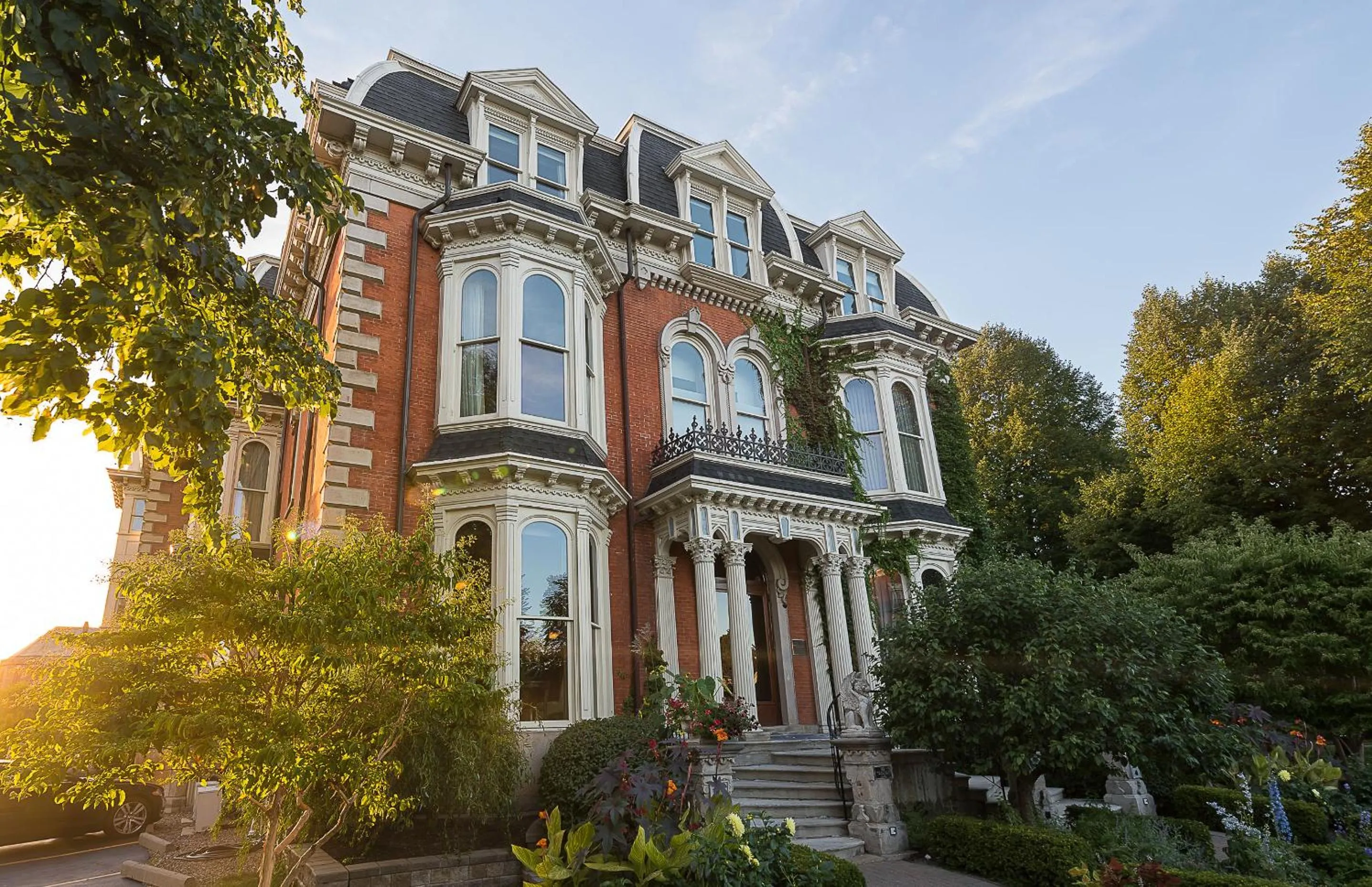 Facade/entrance in The Mansion on Delaware Avenue