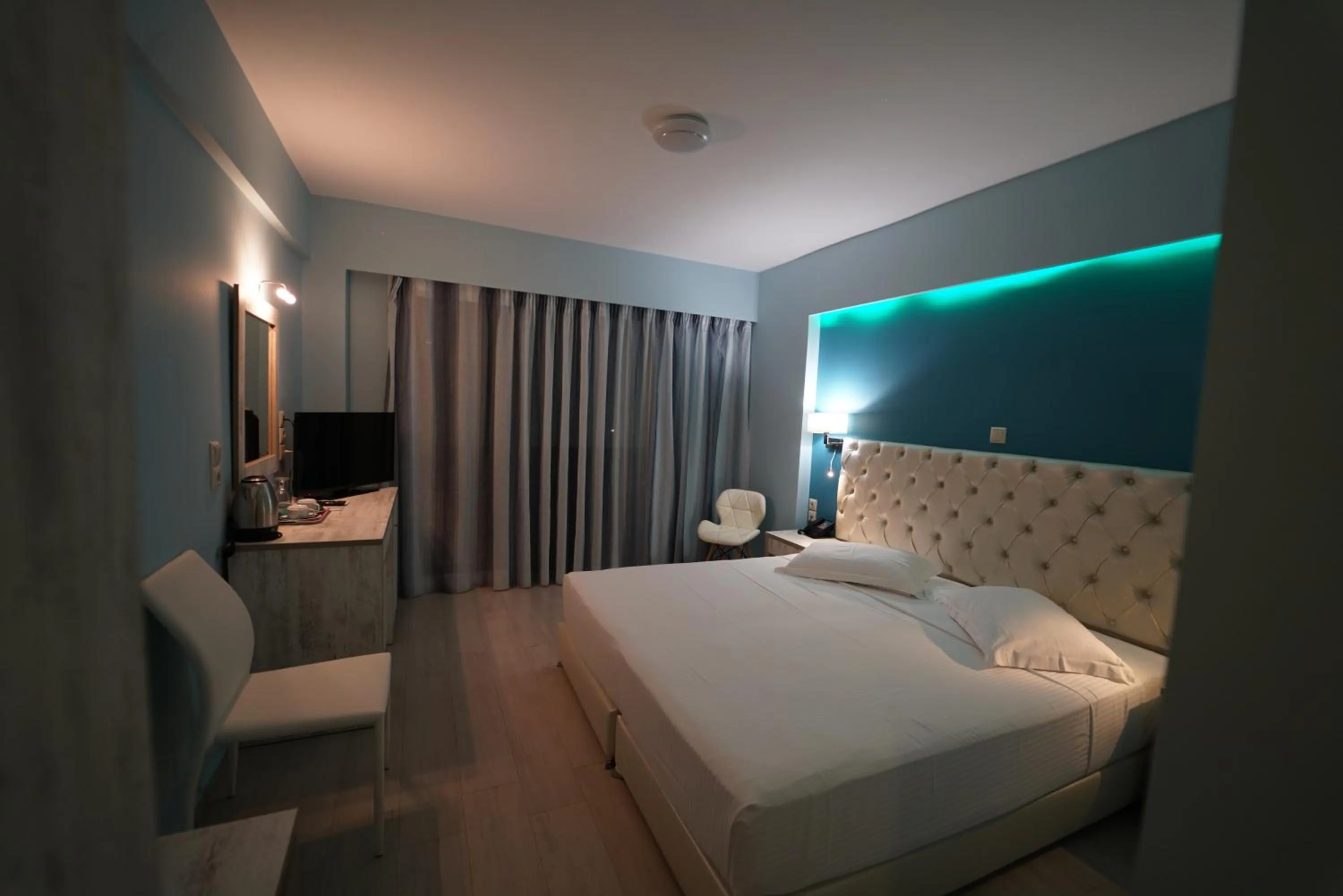 Shower, Bed in Must Boutique Hotel & Restaurant