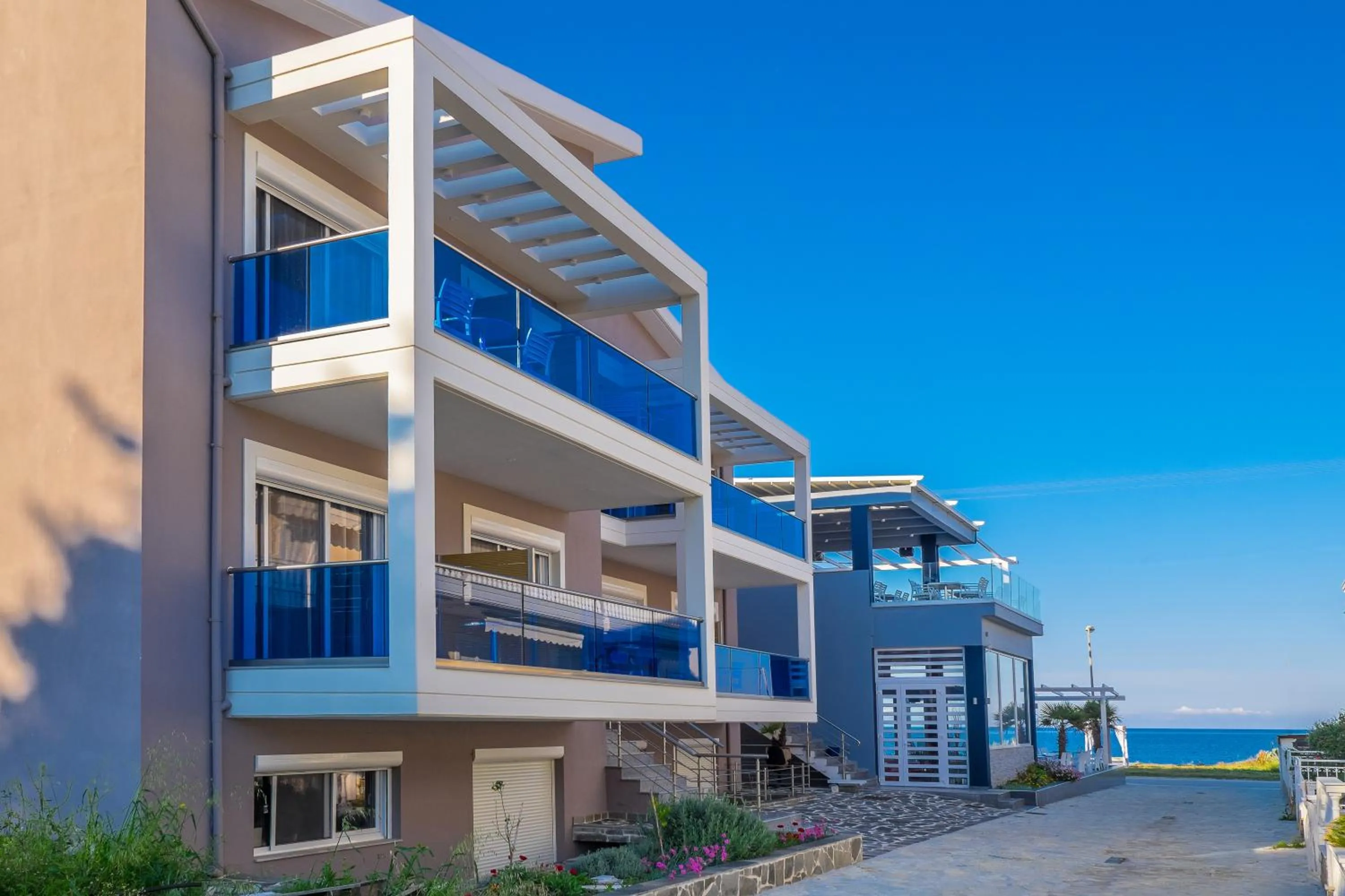 Property building in Must Boutique Hotel & Restaurant