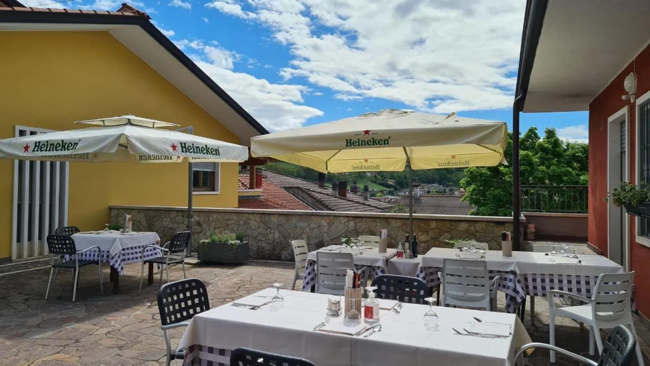 Restaurant/places to eat in Locanda Castagna