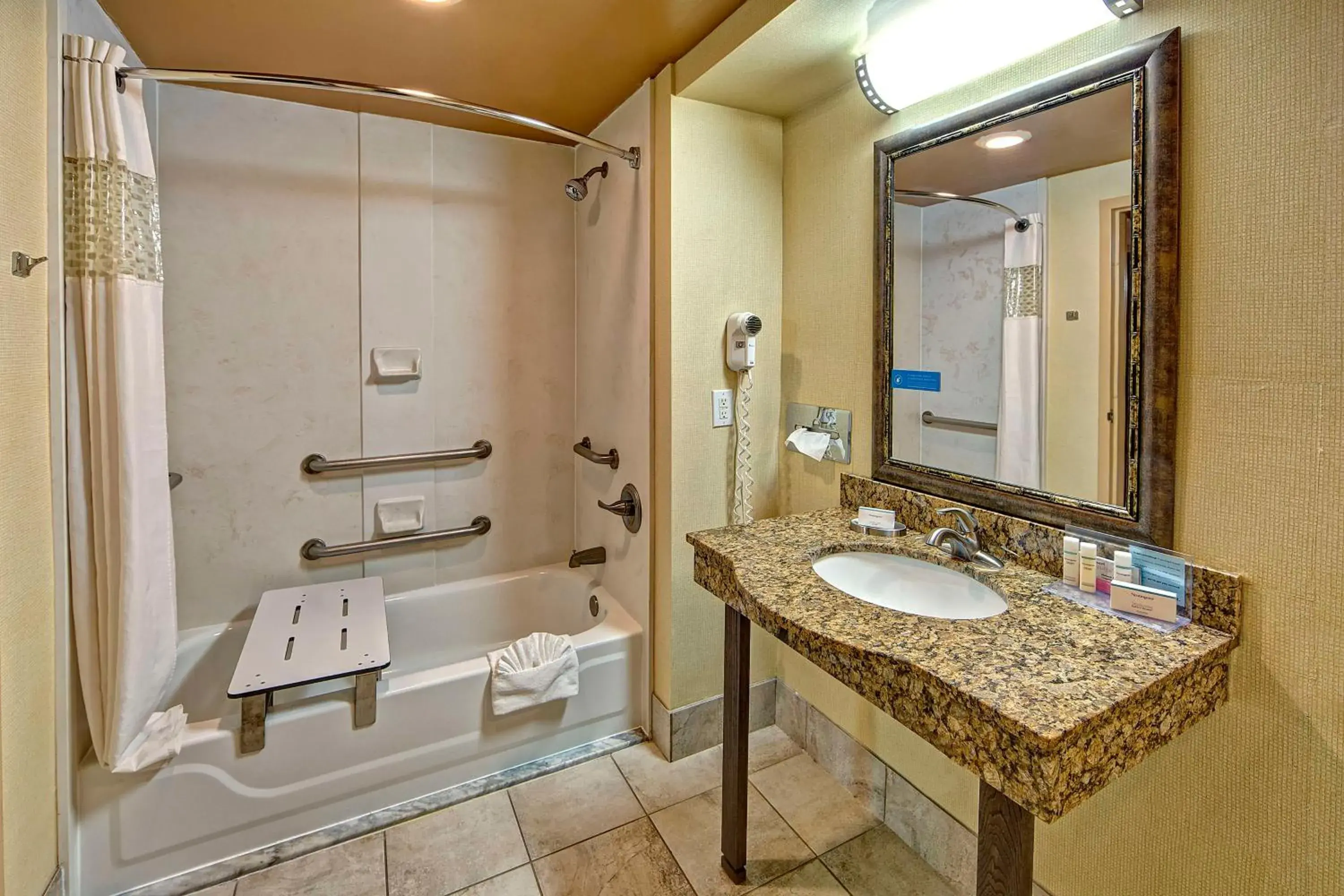 King Room - Mobility Access/Non-Smoking in Hampton Inn Indianapolis-SW-Plainfield King Room - Mobility Access/Non-Smoking in Hampton Inn Indianapolis-SW-Plainfield