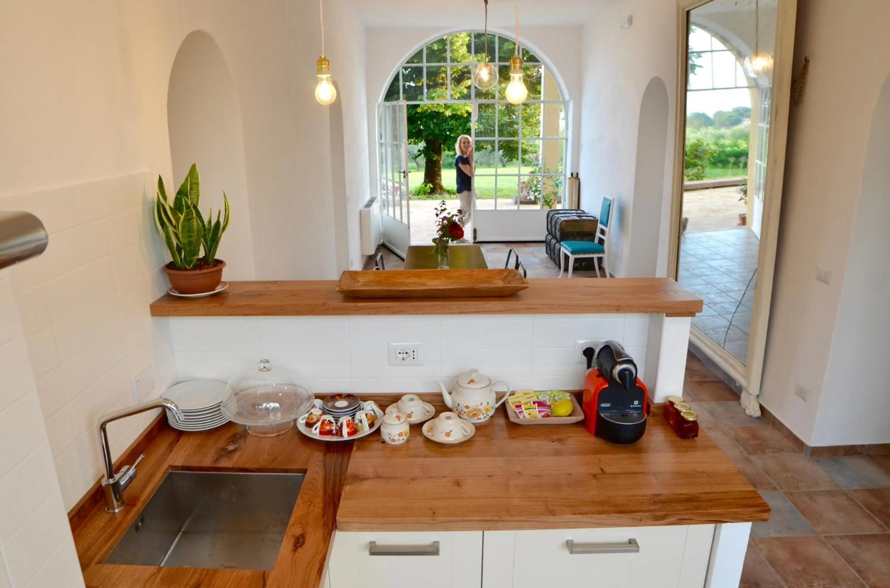 Communal kitchen in Casale Del Gelso