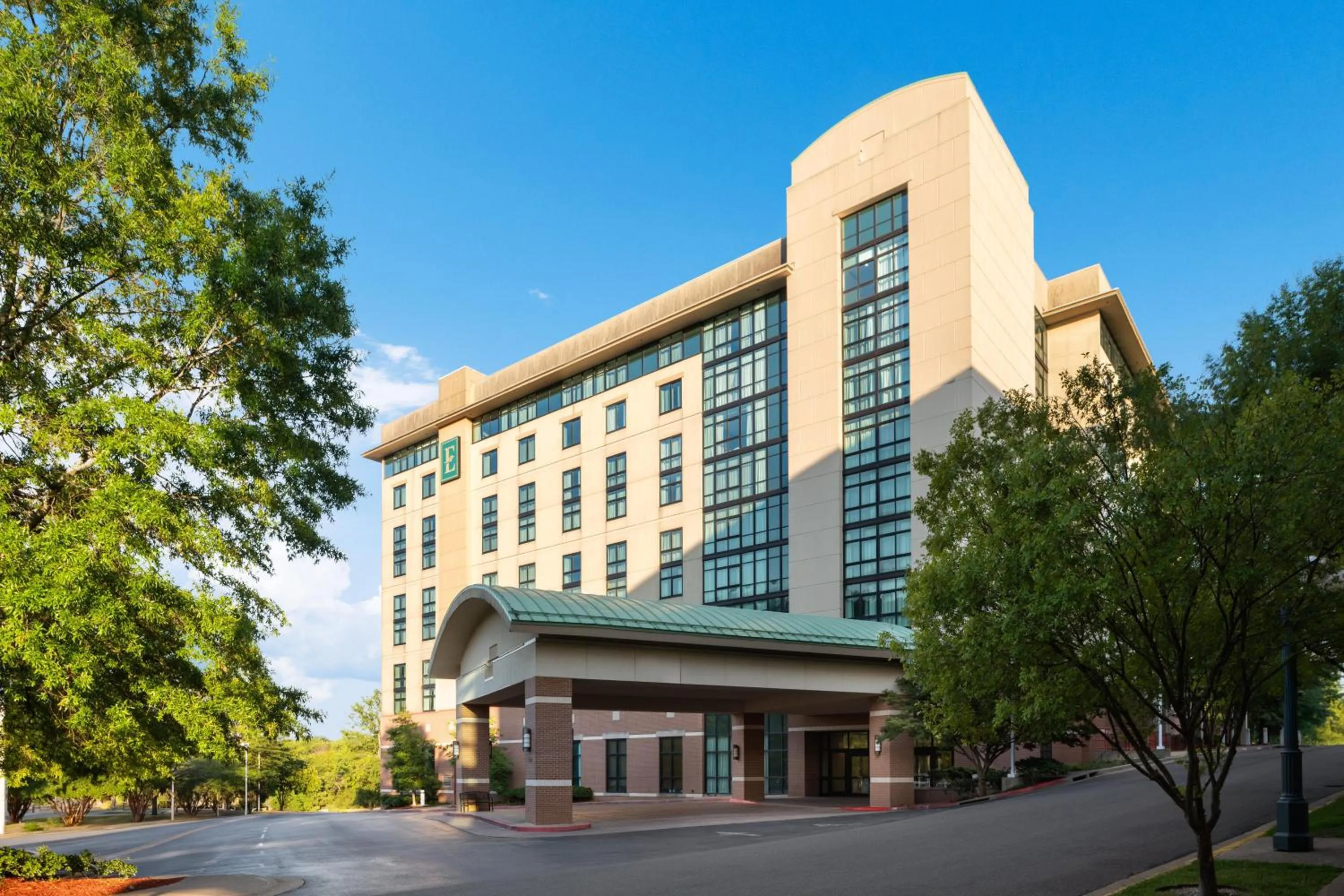 Property building in Embassy Suites by Hilton at Hot Springs Convention Center