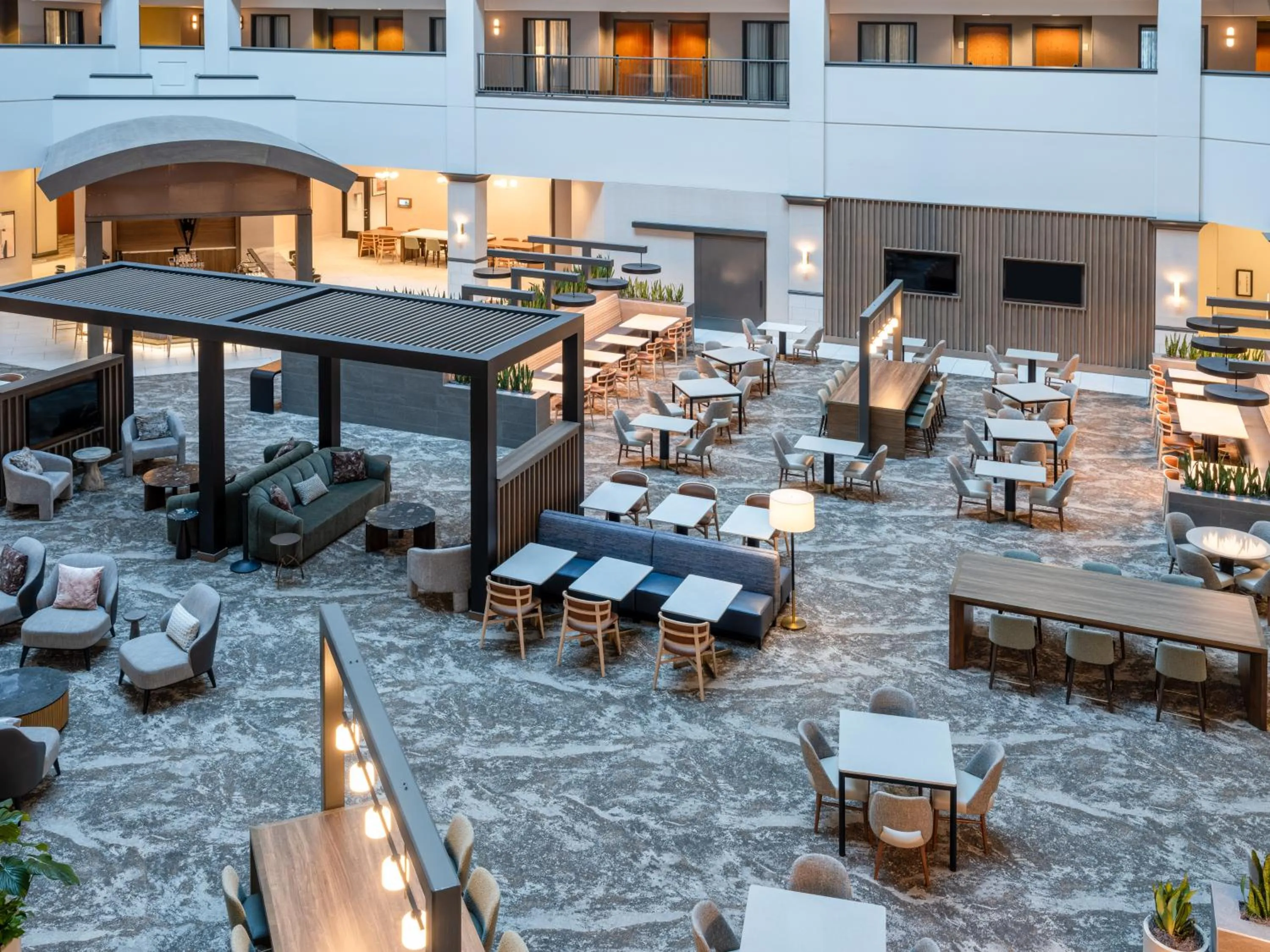 Restaurant/places to eat in Embassy Suites by Hilton at Hot Springs Convention Center