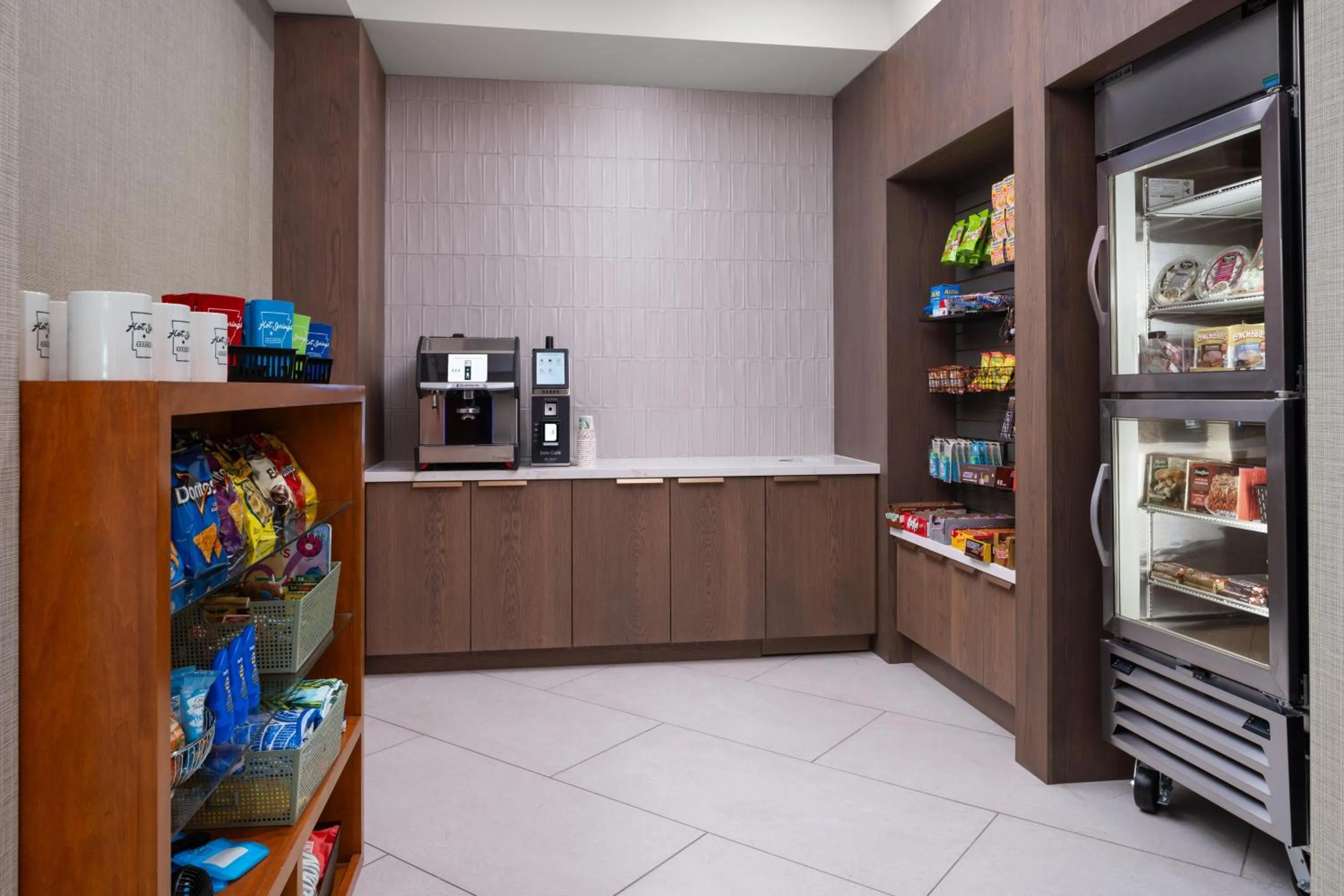 Restaurant/places to eat in Embassy Suites by Hilton at Hot Springs Convention Center