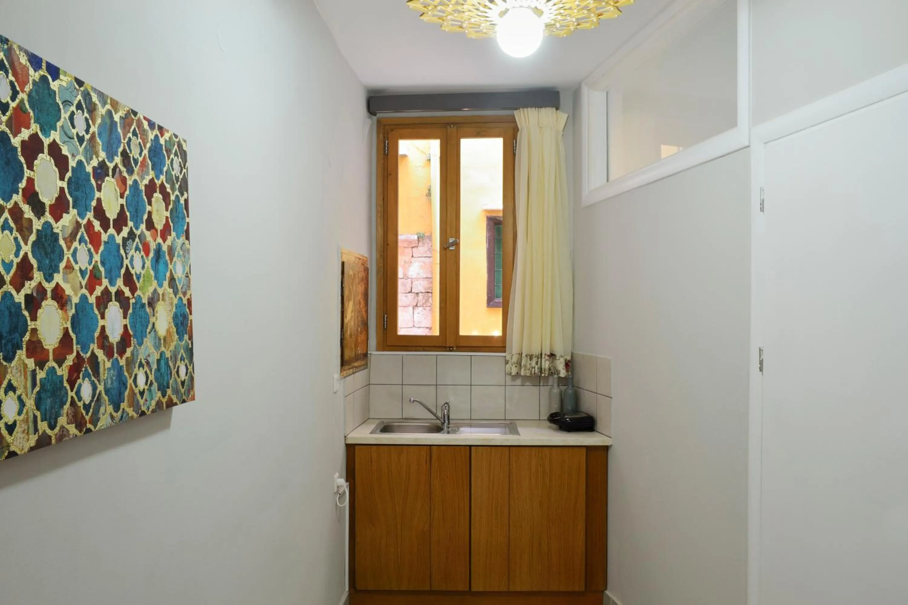 Area and facilities in Elia Dorotheou