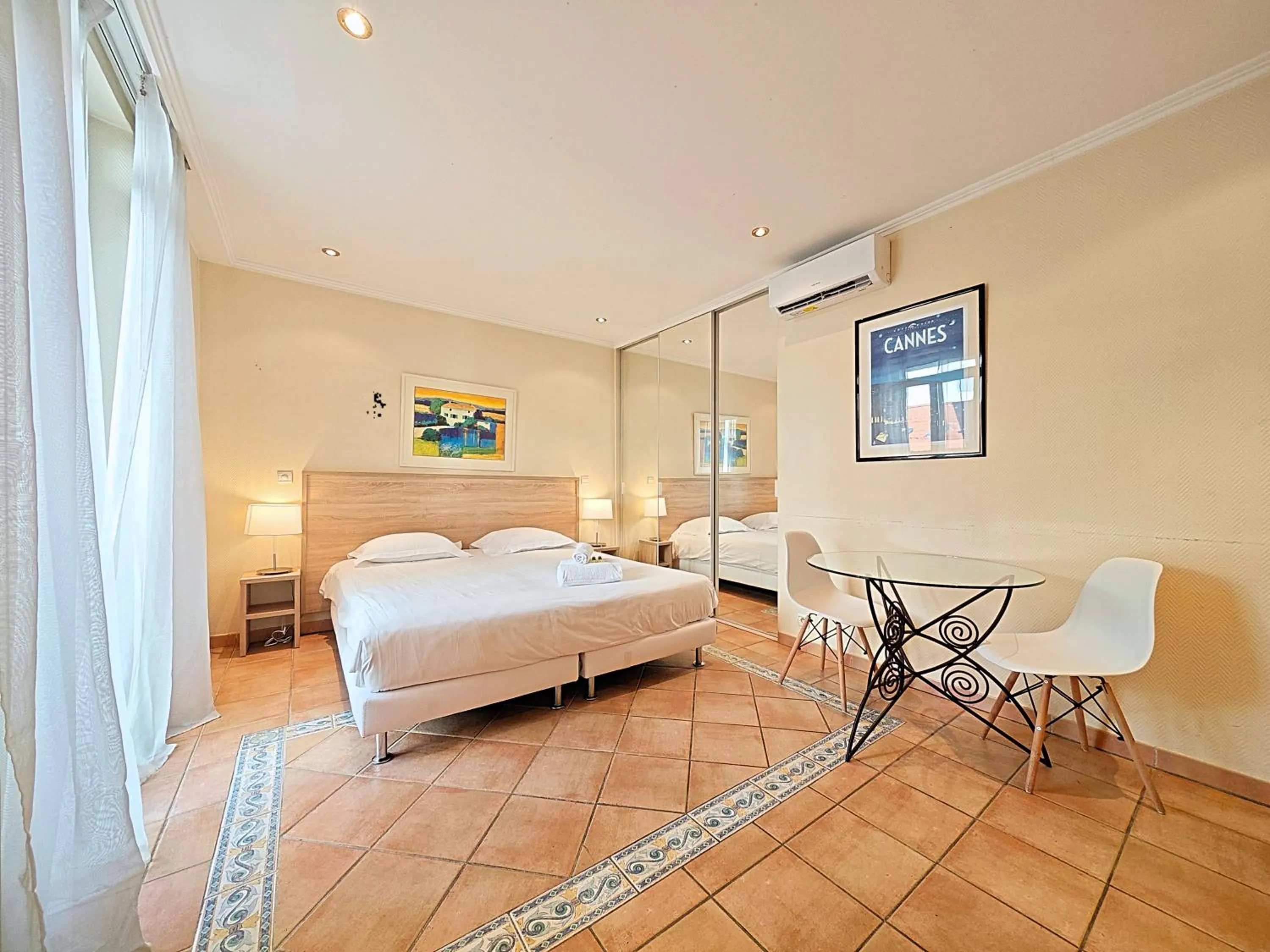 Bed in Hotel Le Florian