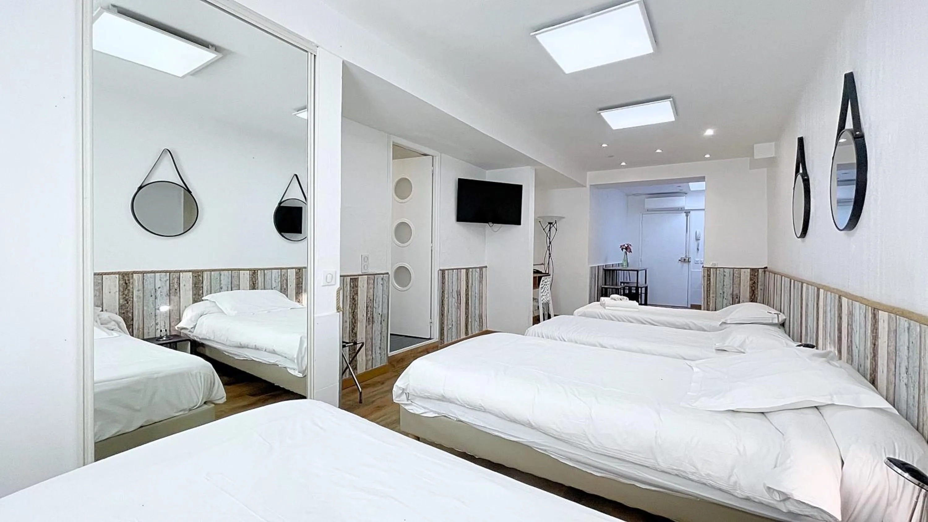 Bed in Hotel Le Florian