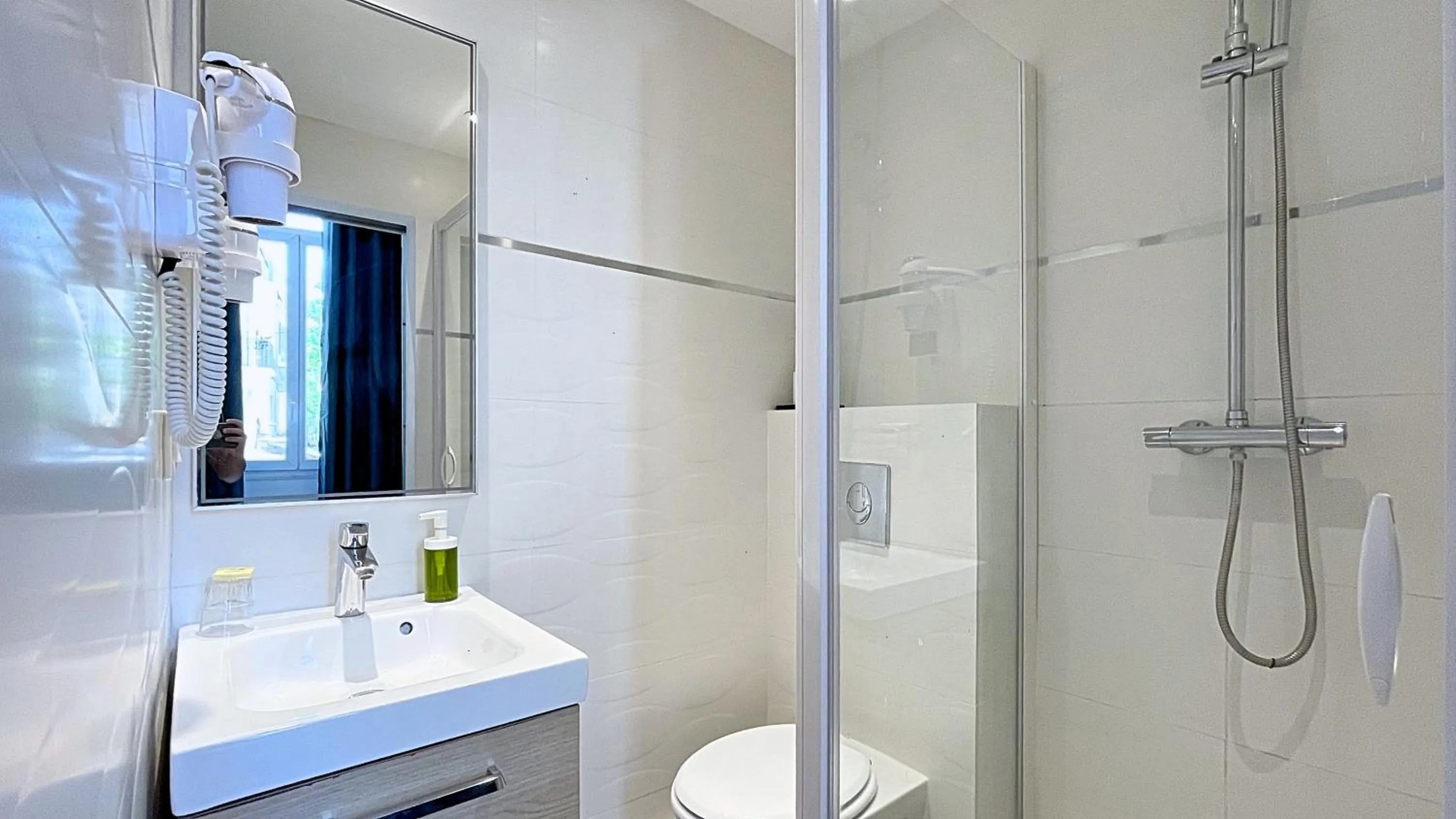 Shower in Hotel Le Florian