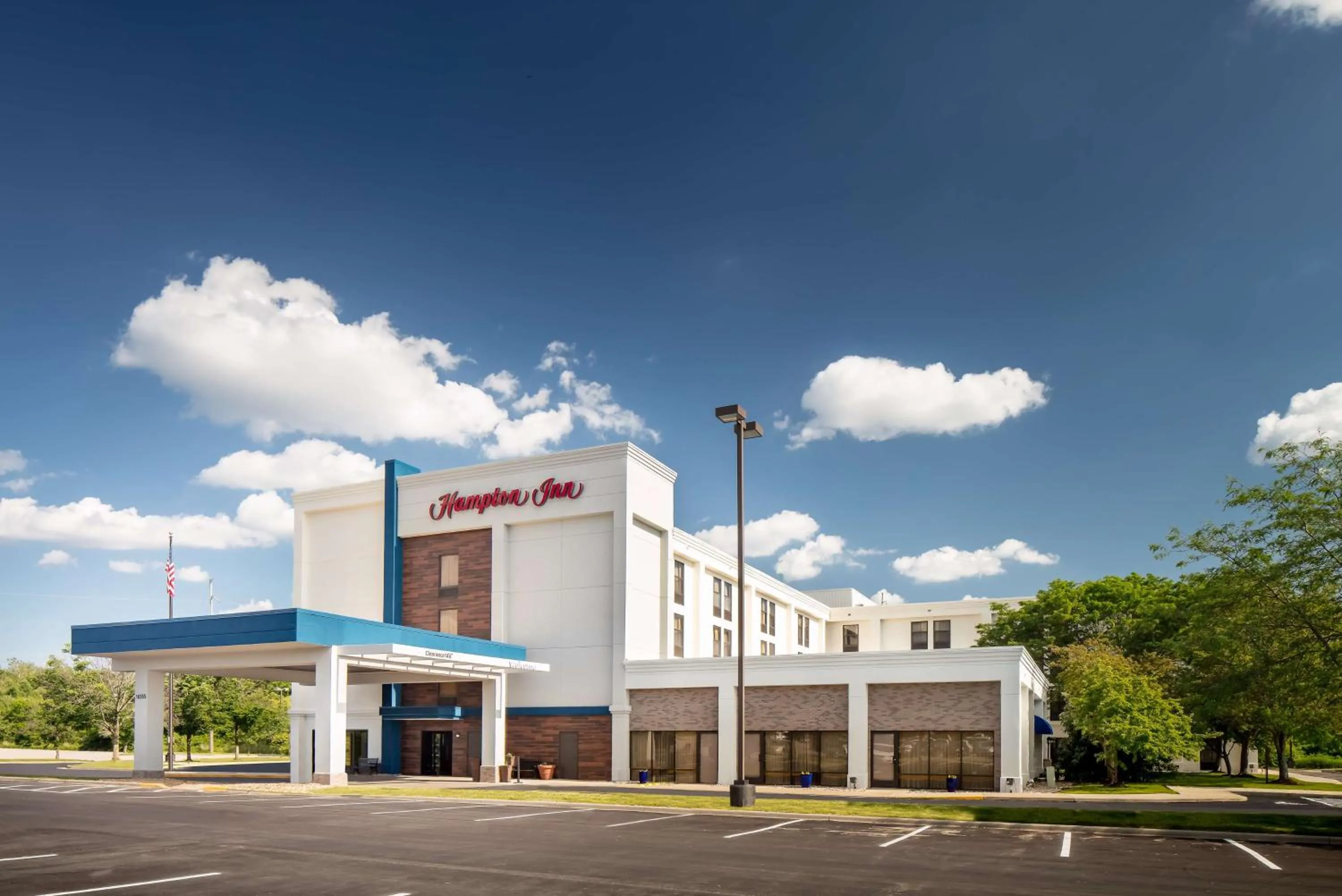 Property building in Hampton Inn Kansas City/Shawnee Mission