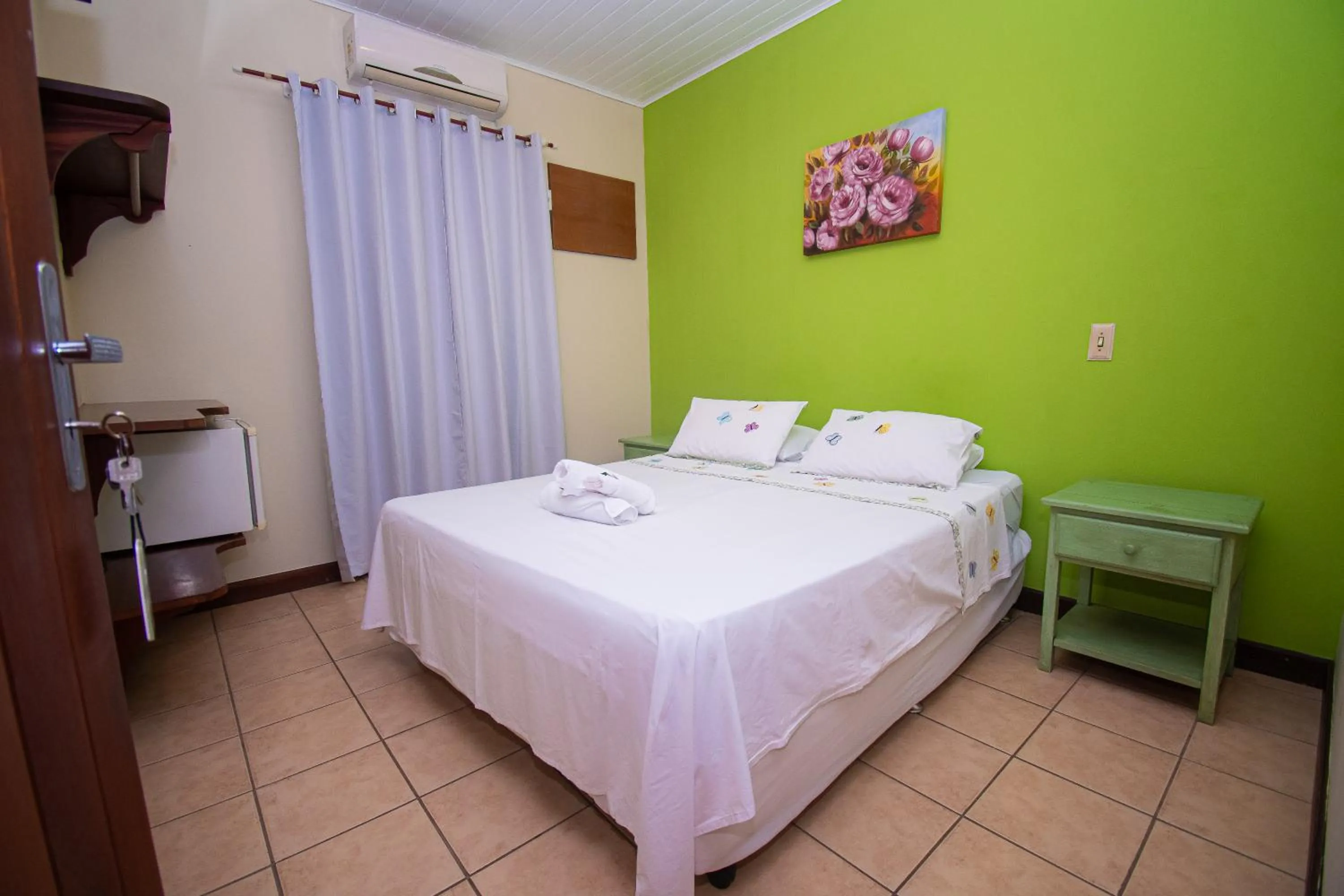 Bed in Pousada Brisa de Paraty