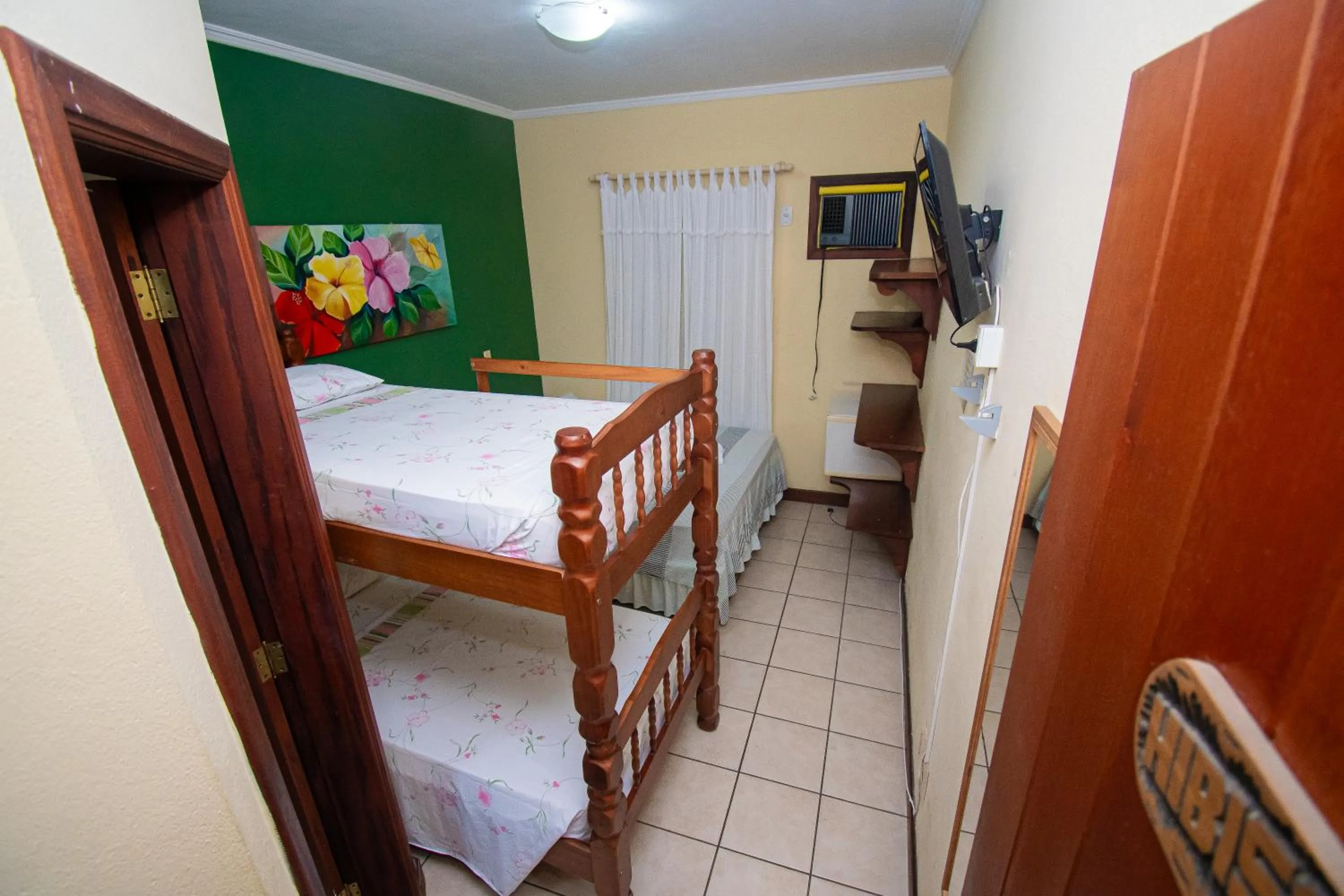 Bed in Pousada Brisa de Paraty