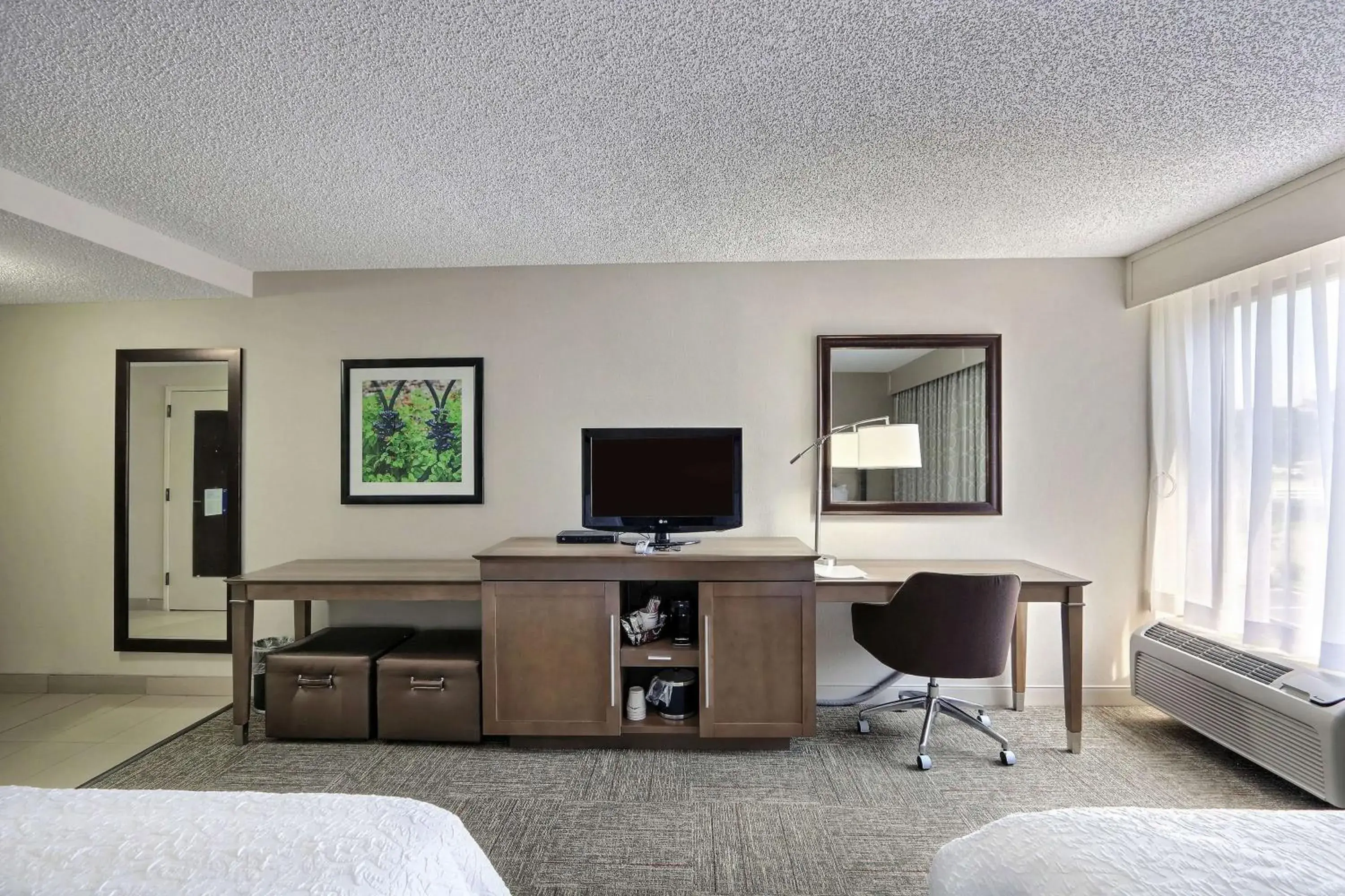 Room with Two Queen Beds - Non-Smoking in Hampton Inn Savannah-I-95/Richmond Hill Room with Two Queen Beds - Non-Smoking in Hampton Inn Savannah-I-95/Richmond Hill