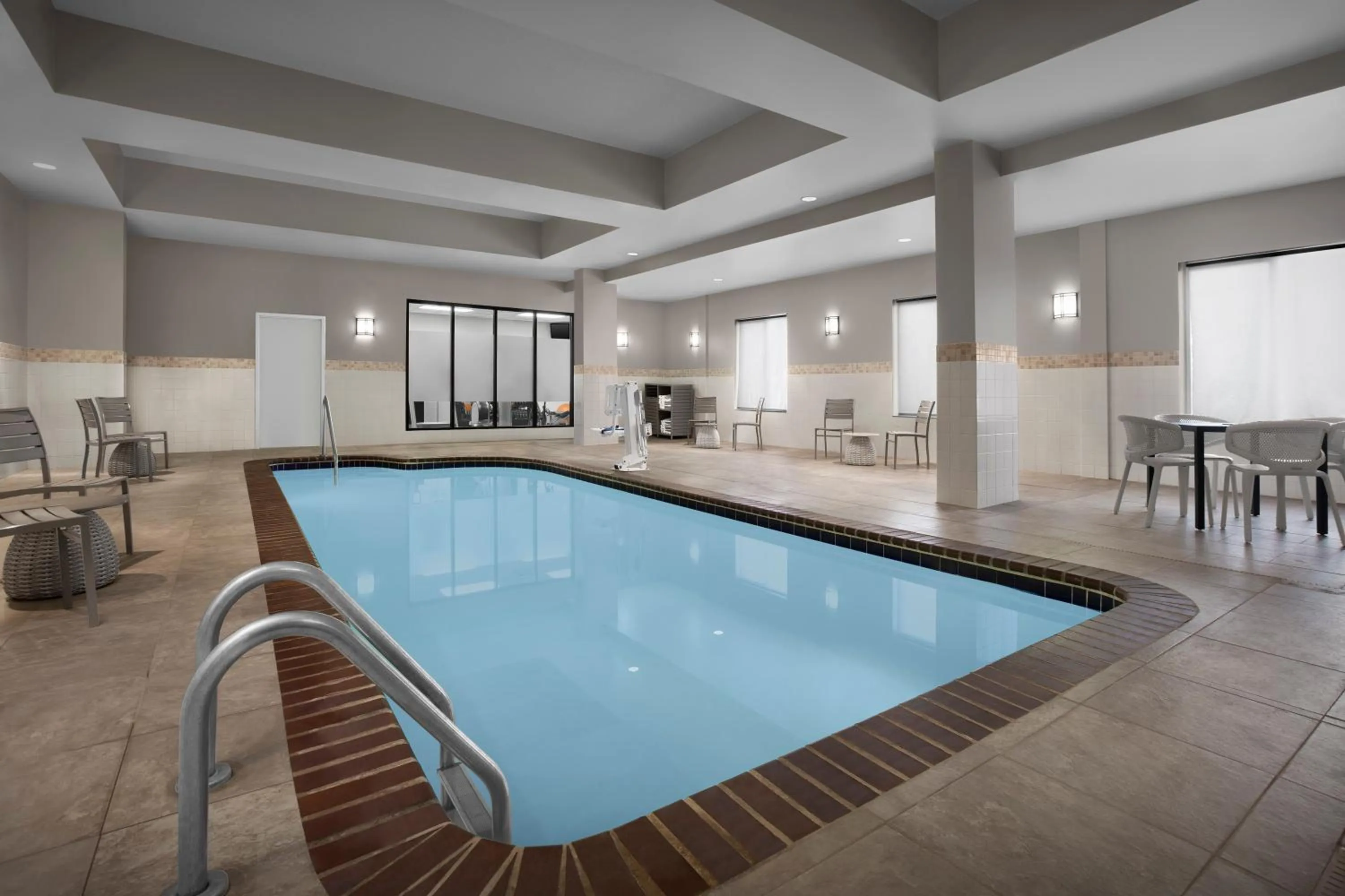 Swimming pool in Hilton Garden Inn Denver Highlands Ranch