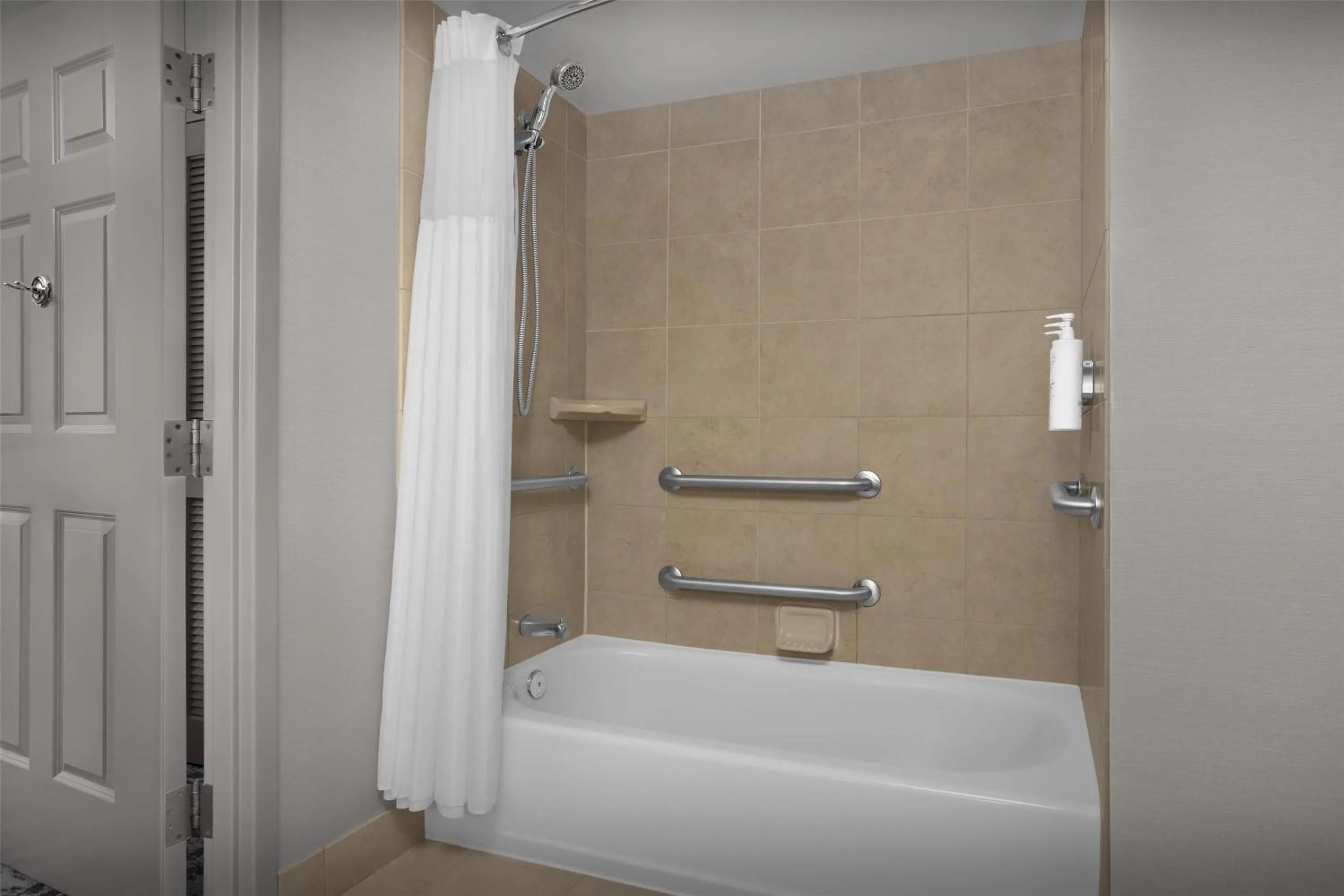 Bathroom in Hilton Garden Inn Denver Highlands Ranch