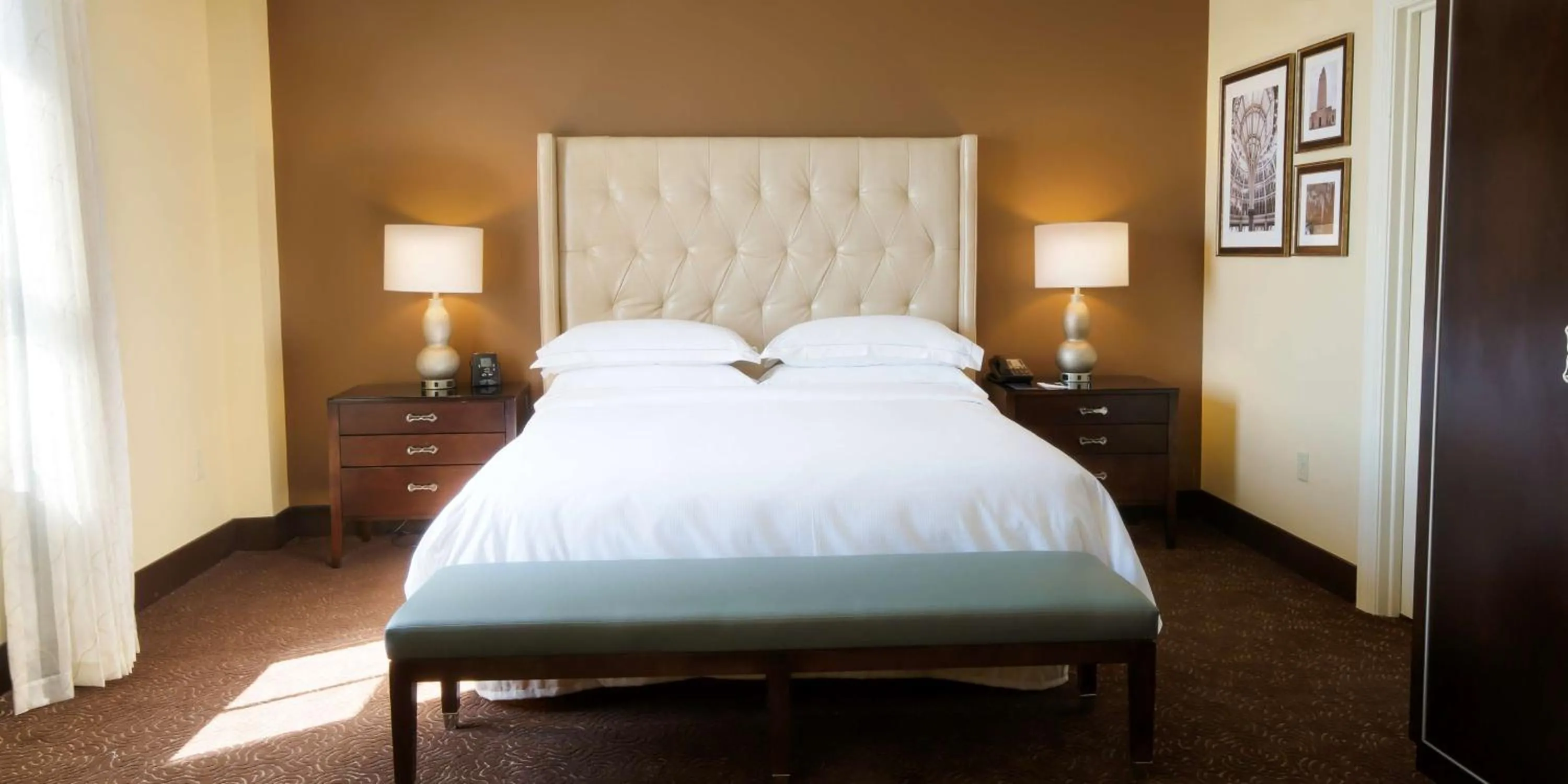 Bed in Hilton Baton Rouge Capitol Center