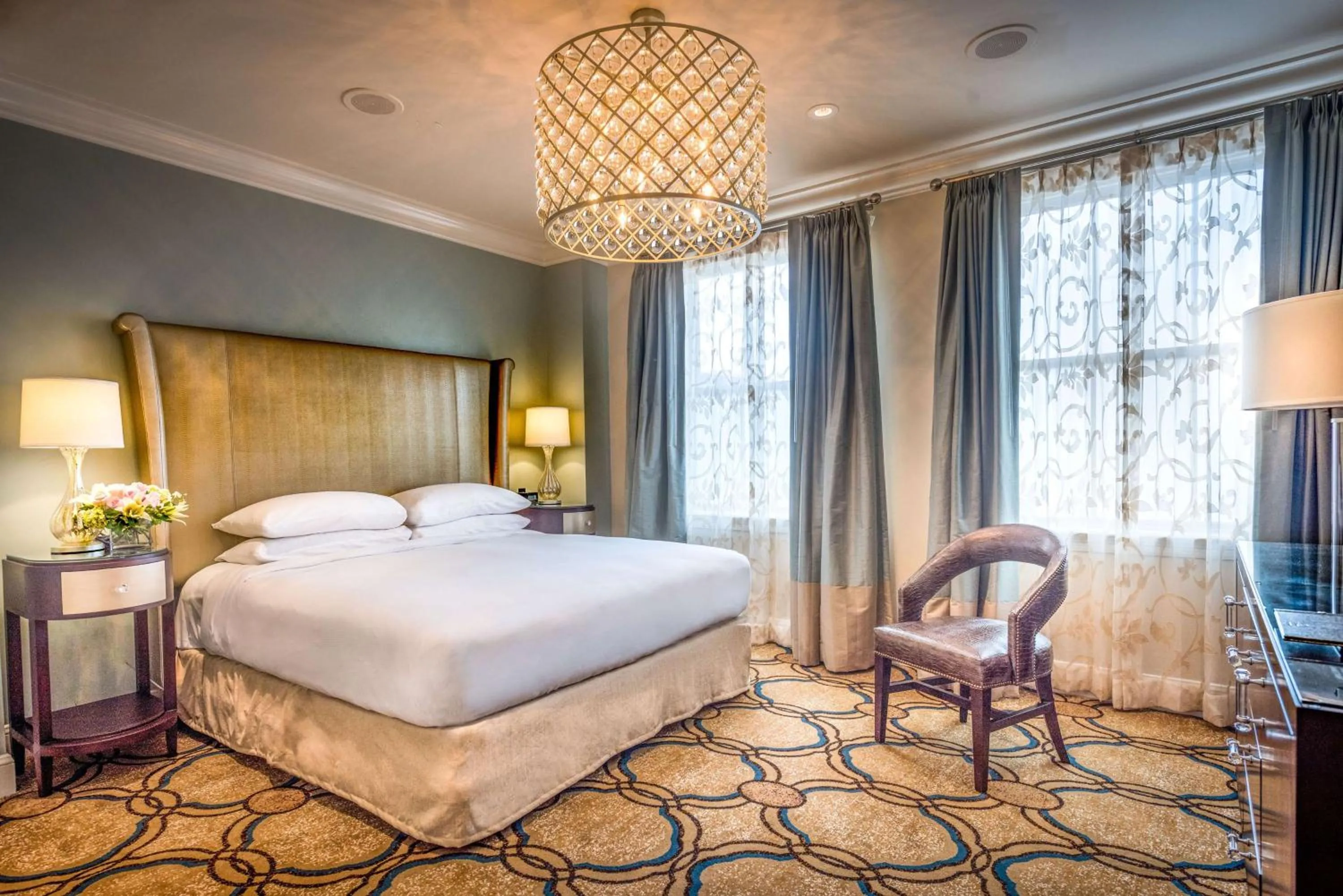 Bed in Hilton Baton Rouge Capitol Center