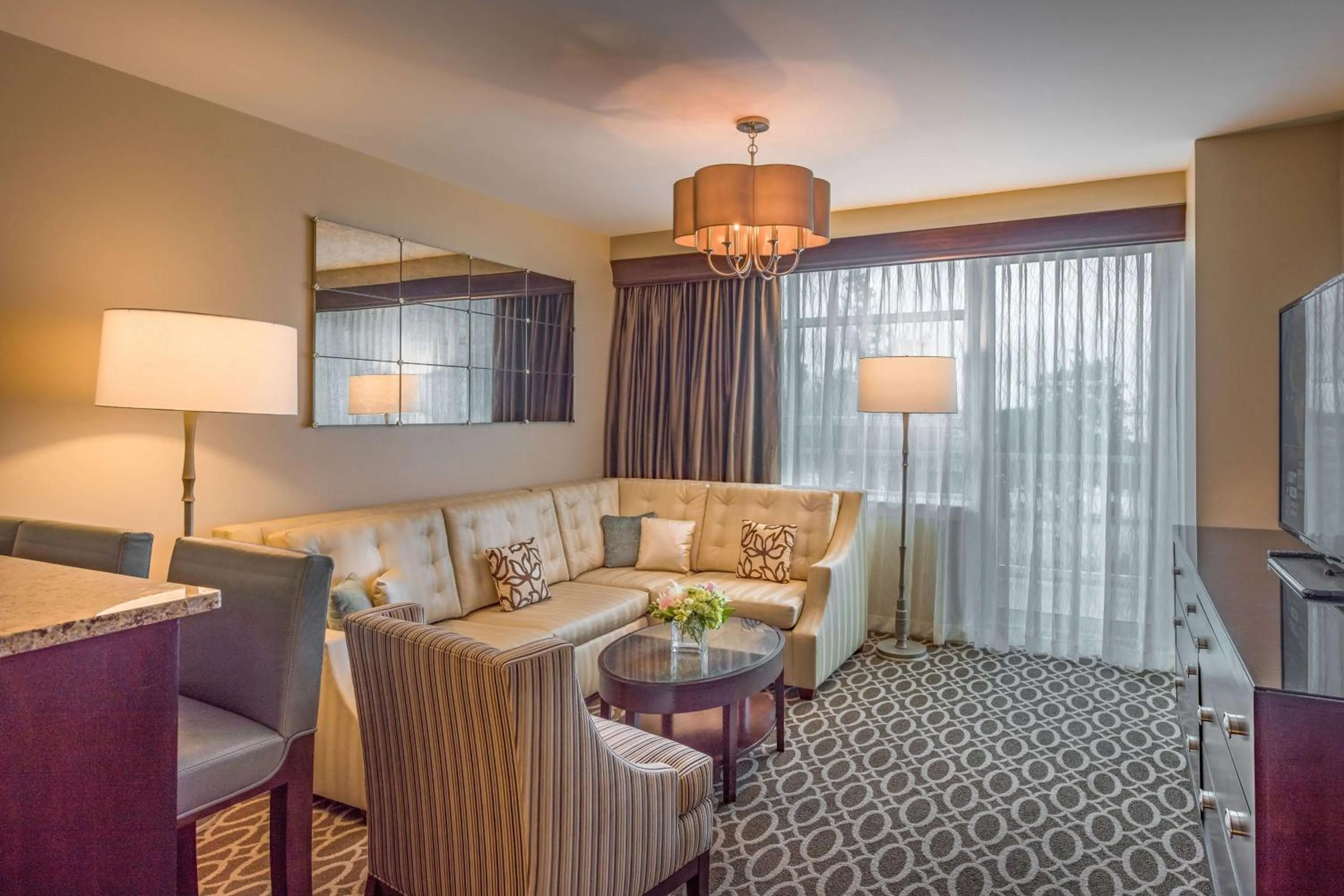 Seating area in Hilton Baton Rouge Capitol Center