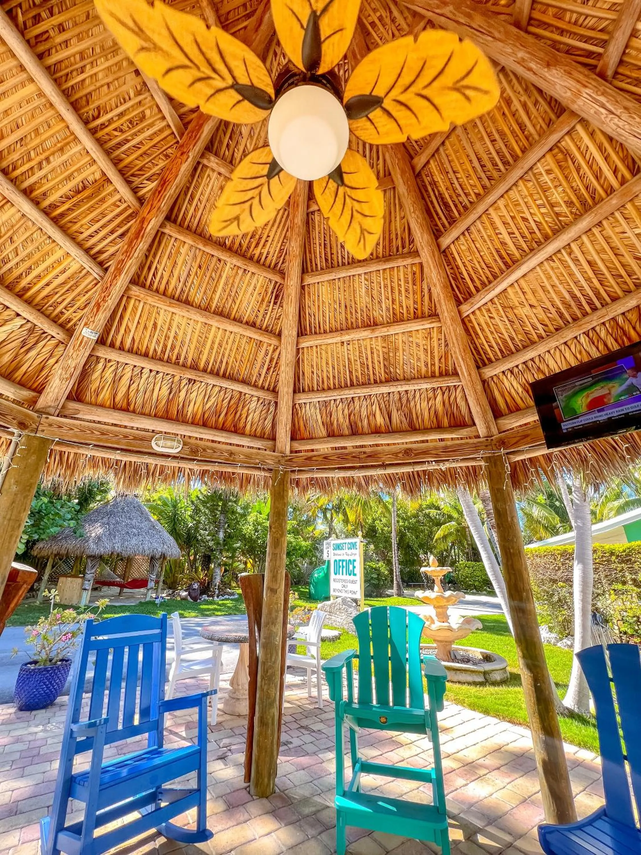 Coffee/tea facilities in Sunset Cove Beach Resort