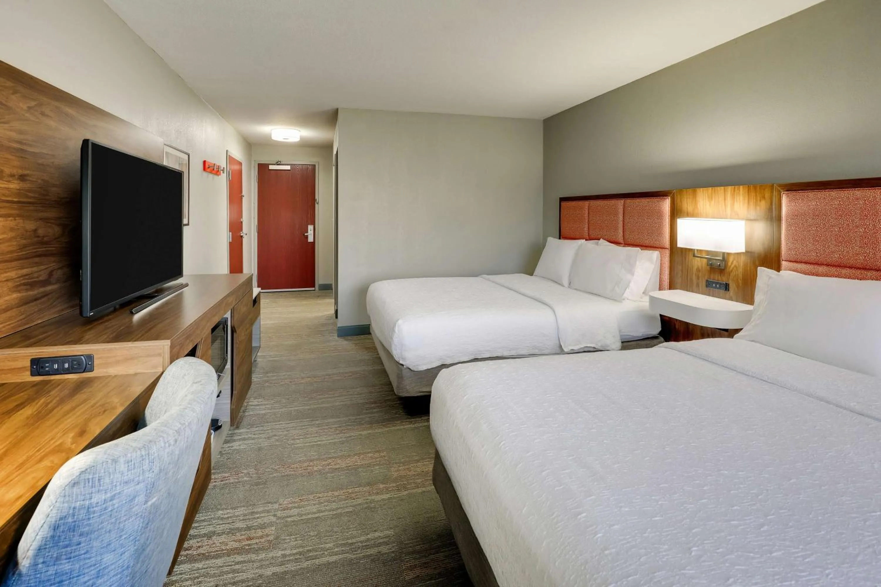 Bed in Hampton Inn & Suites St. Louis - Edwardsville