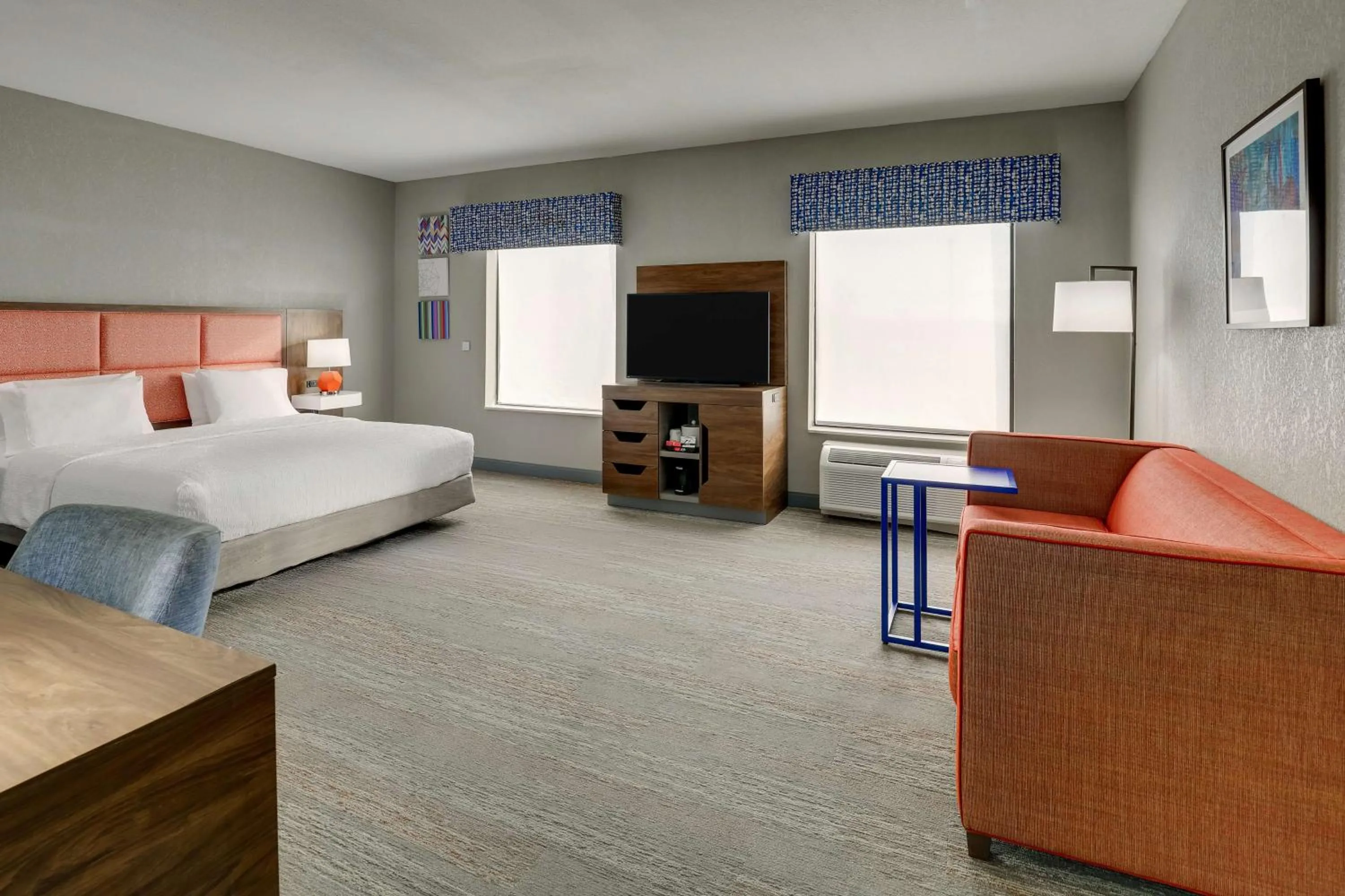 Bedroom, Bed in Hampton Inn & Suites St. Louis - Edwardsville