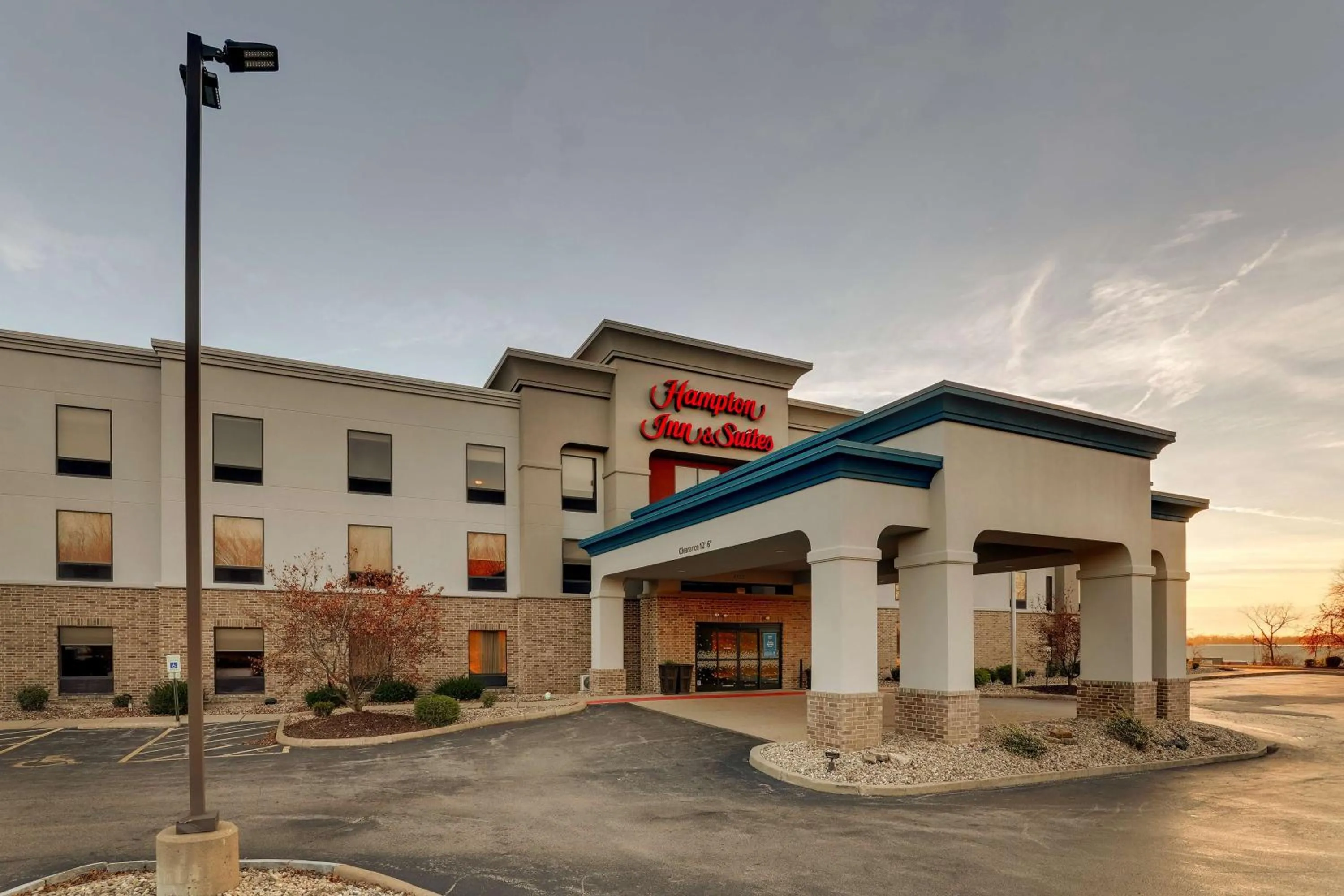 Property building in Hampton Inn & Suites St. Louis - Edwardsville