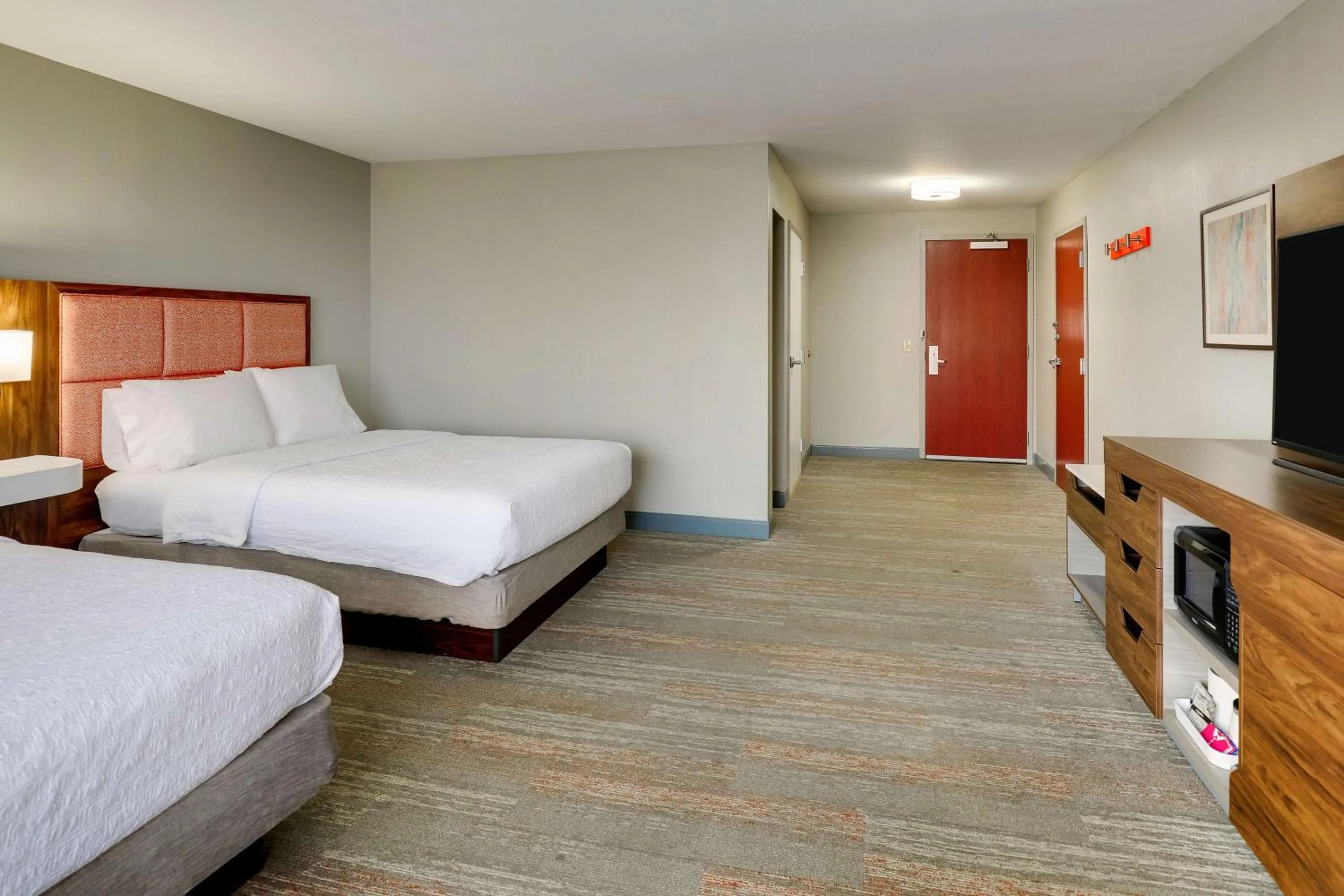 Bed in Hampton Inn & Suites St. Louis - Edwardsville