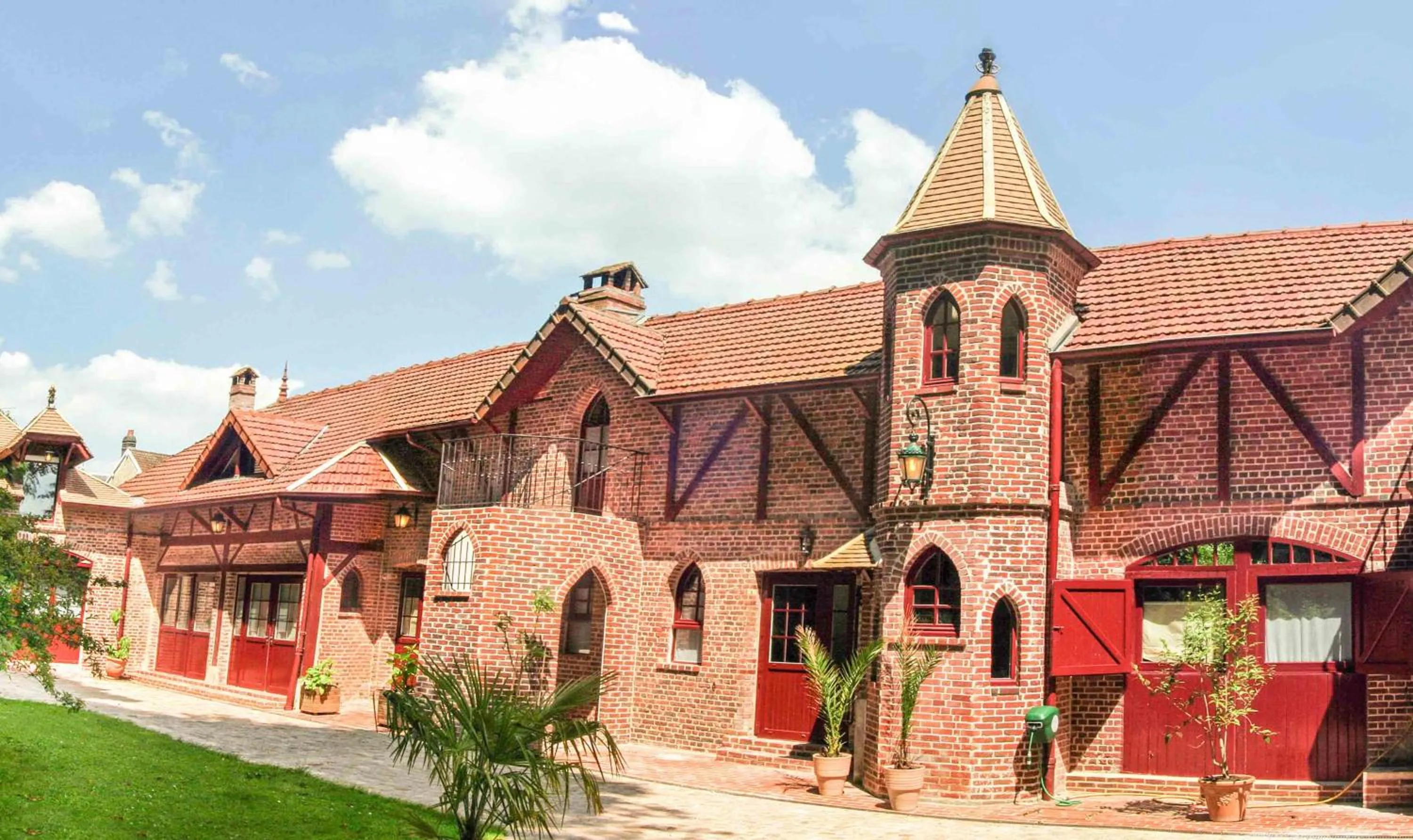 Facade/entrance in Les Jardins d'Epicure