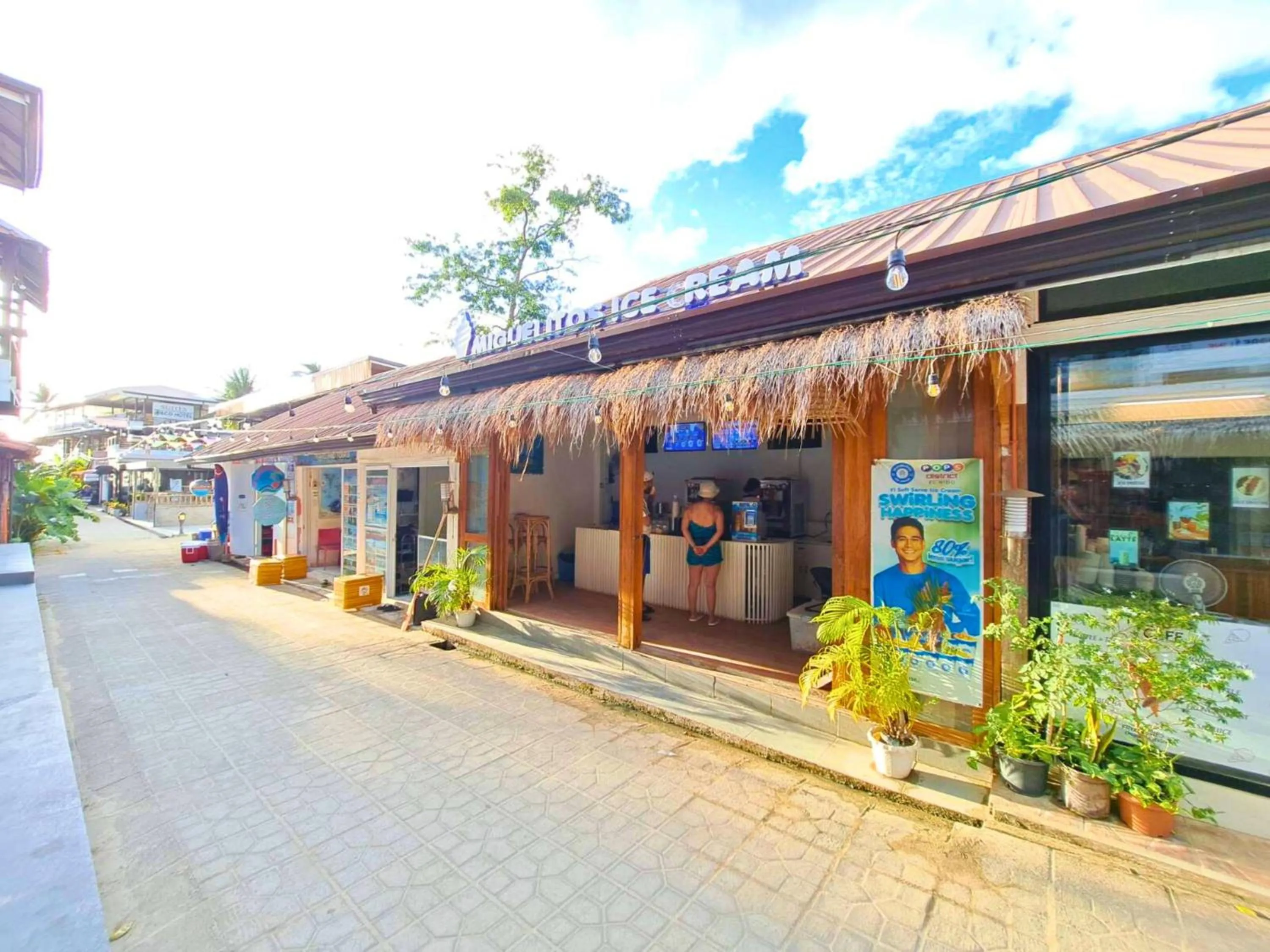 Area and facilities in Suites by Eco Hotels